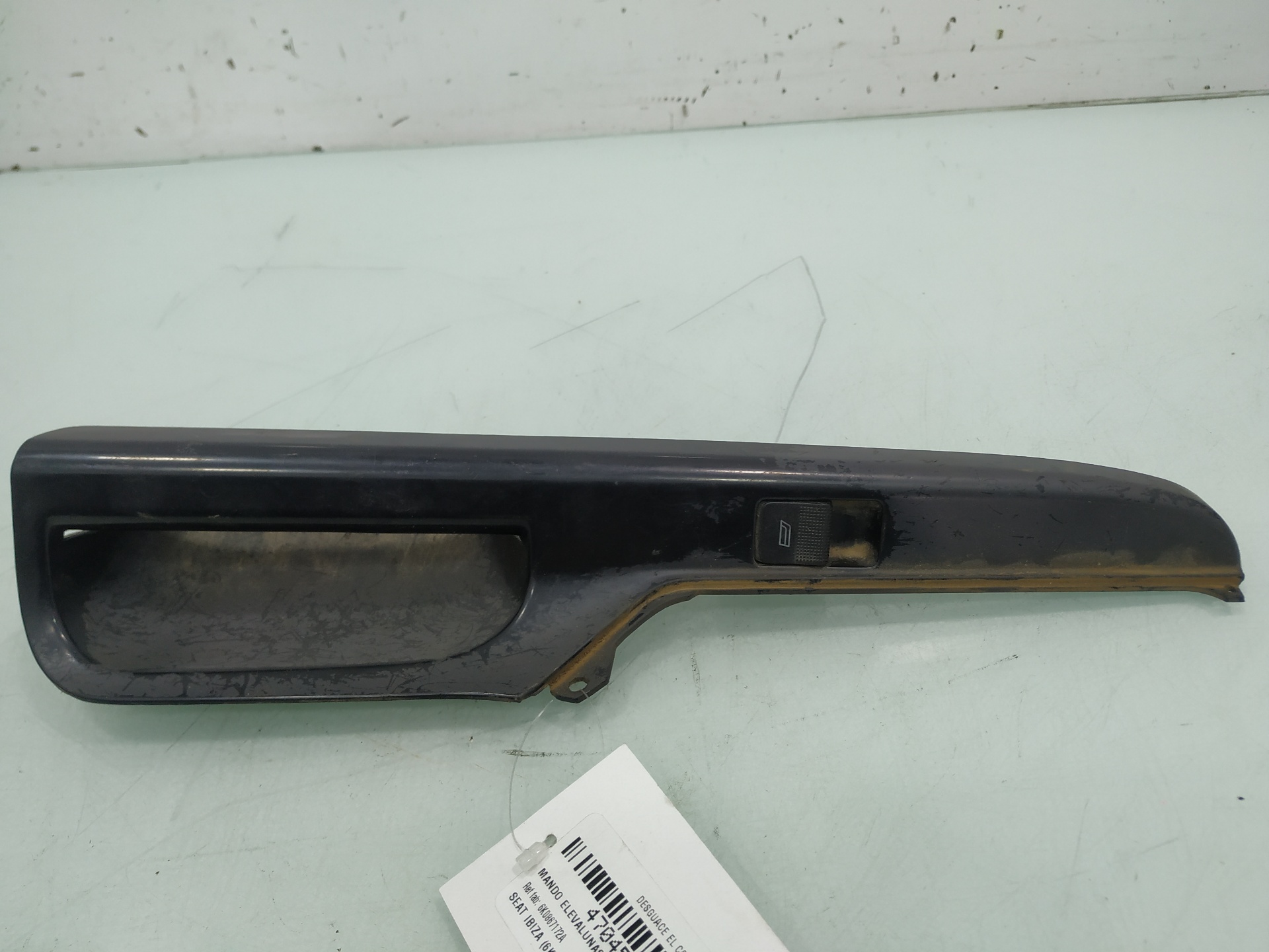 SEAT Ibiza 2 generation (1993-2002) Front Right Door Window Switch 6K0867172A 24919460