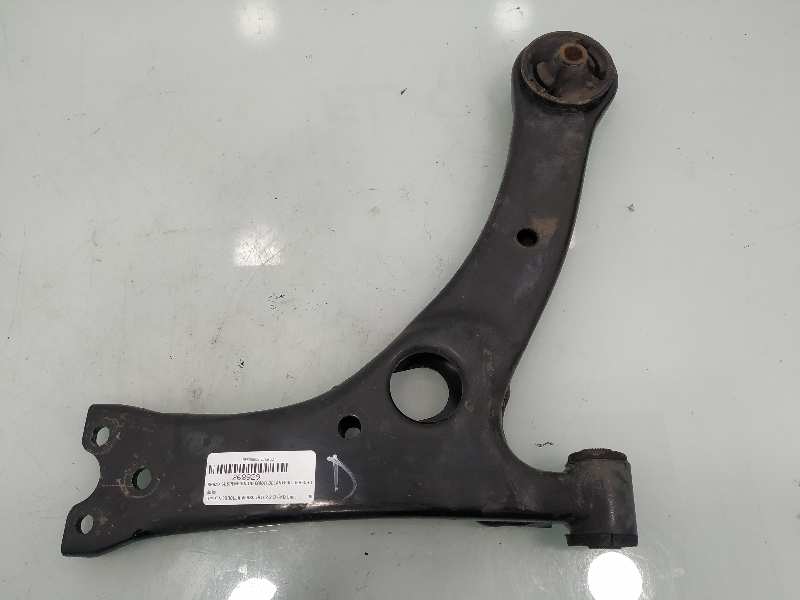 TOYOTA Corolla Verso 1 generation (2001-2009) Front Right Arm 18927996