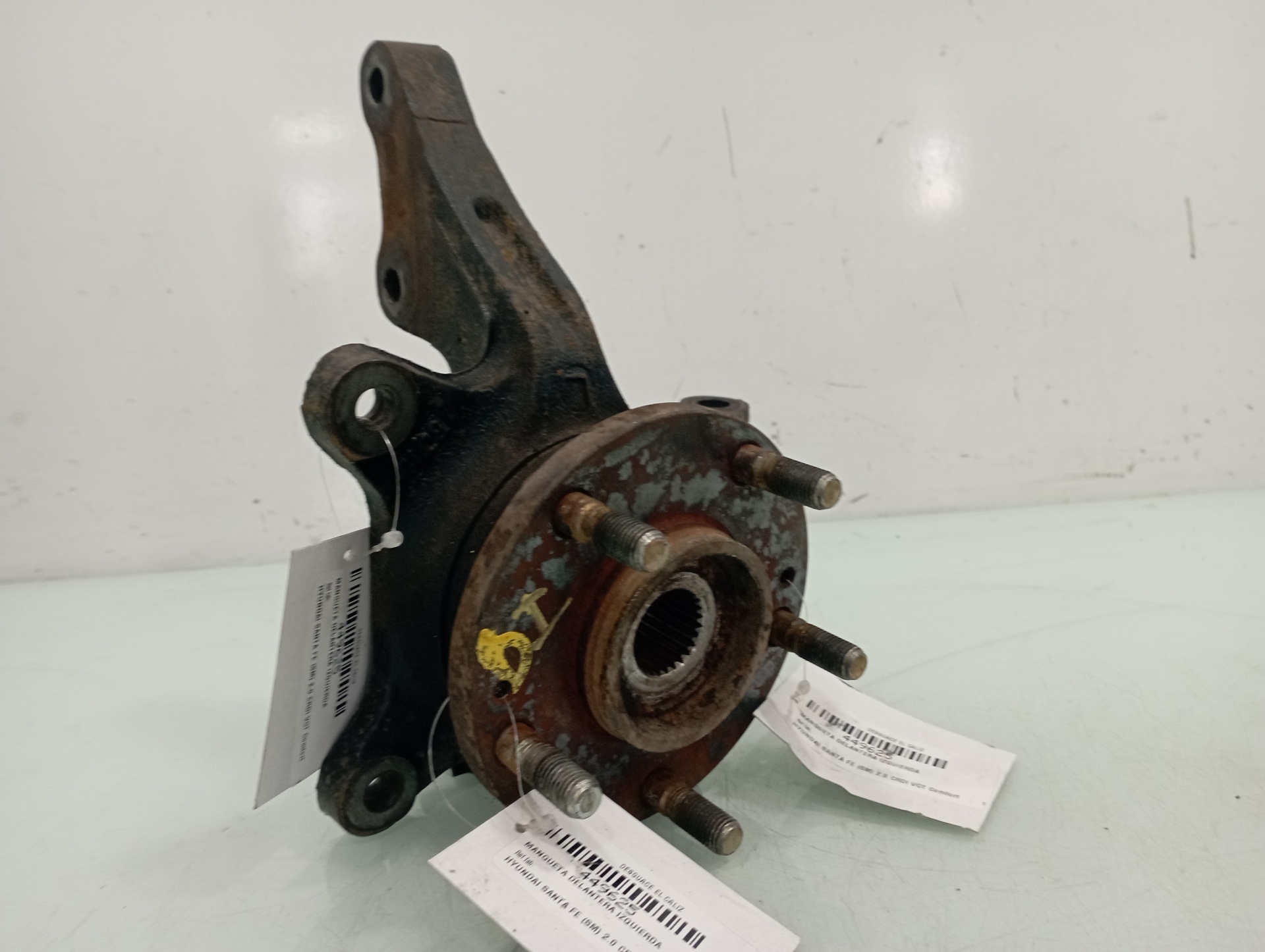 HYUNDAI Santa Fe SM (2000-2013) Moyeu de roue avant gauche 19147094