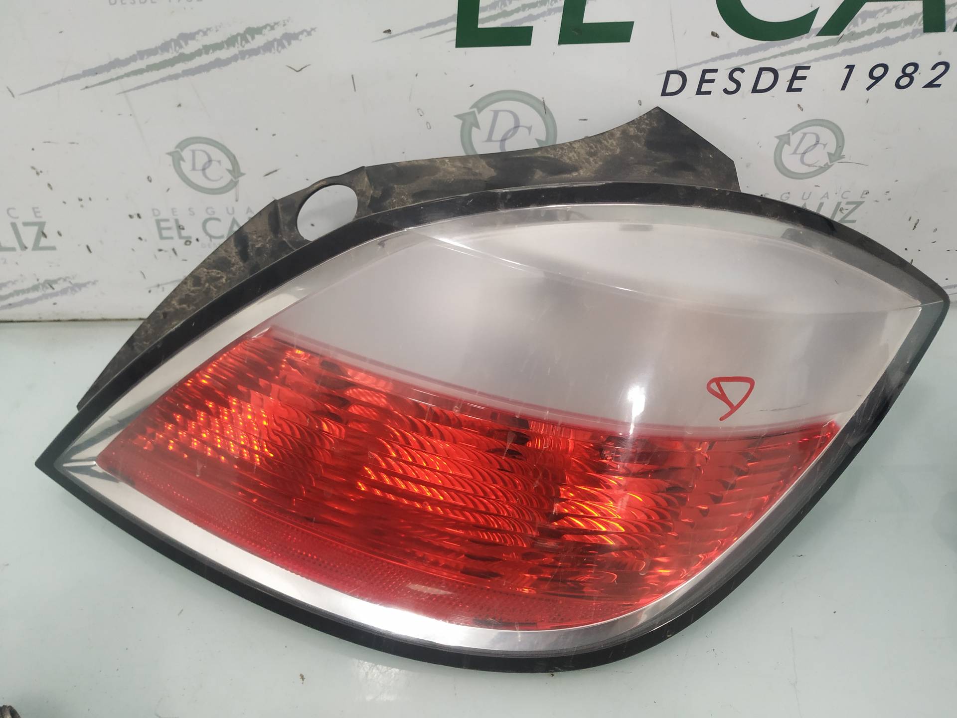 OPEL Astra J (2009-2020) Galinis dešinys žibintas 1222354 19008599