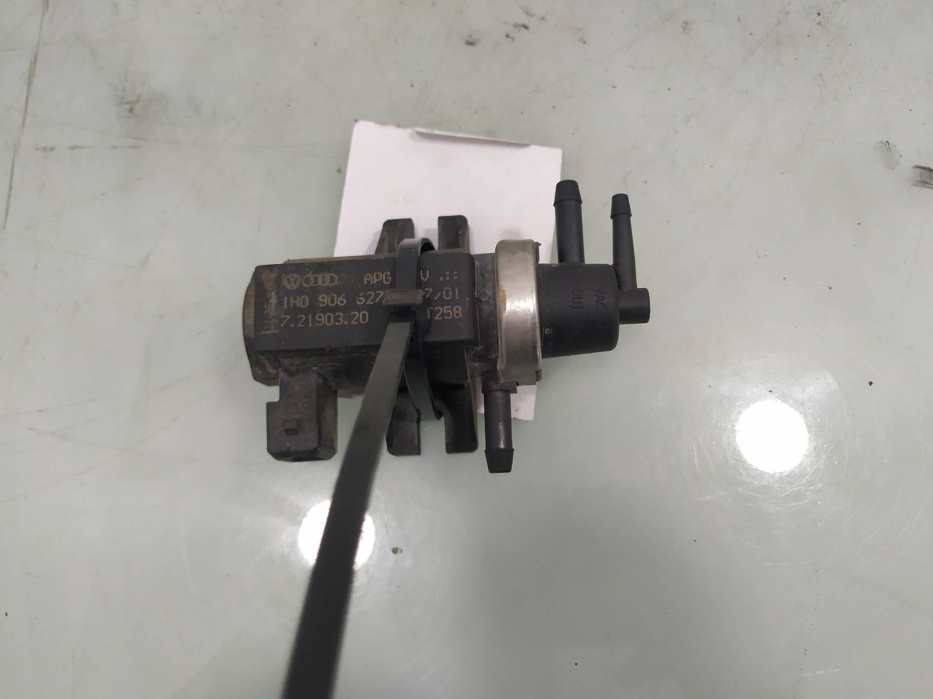 SEAT Ibiza 2 generation (1993-2002) Solenoid Valve 1H0906627 19185400