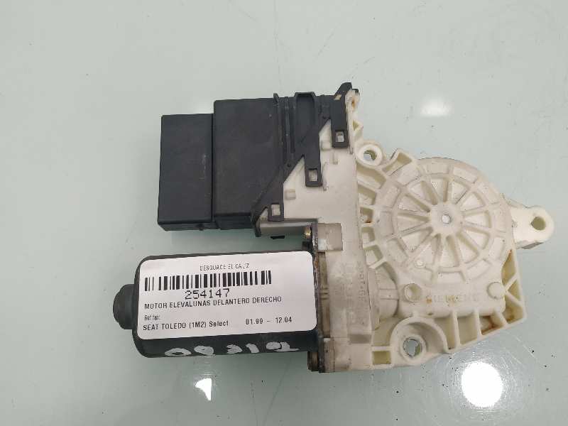 SEAT Toledo 2 generation (1999-2006) Front Right Door Window Control Motor 9776101438203 18906787