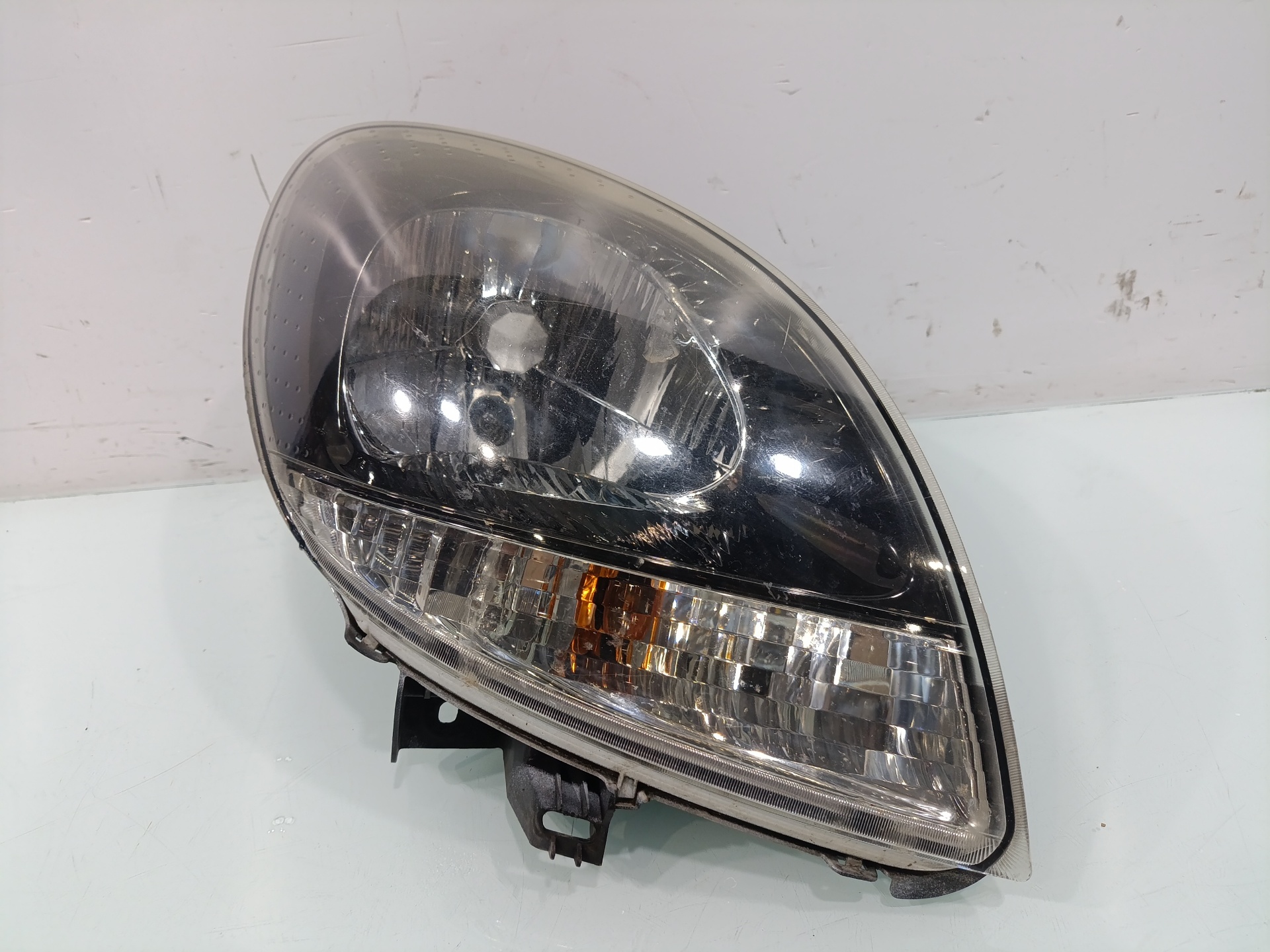 Faro derecho 8200444260 de Renault Kangoo (kc0/1_) 2005-0 - pieza usada