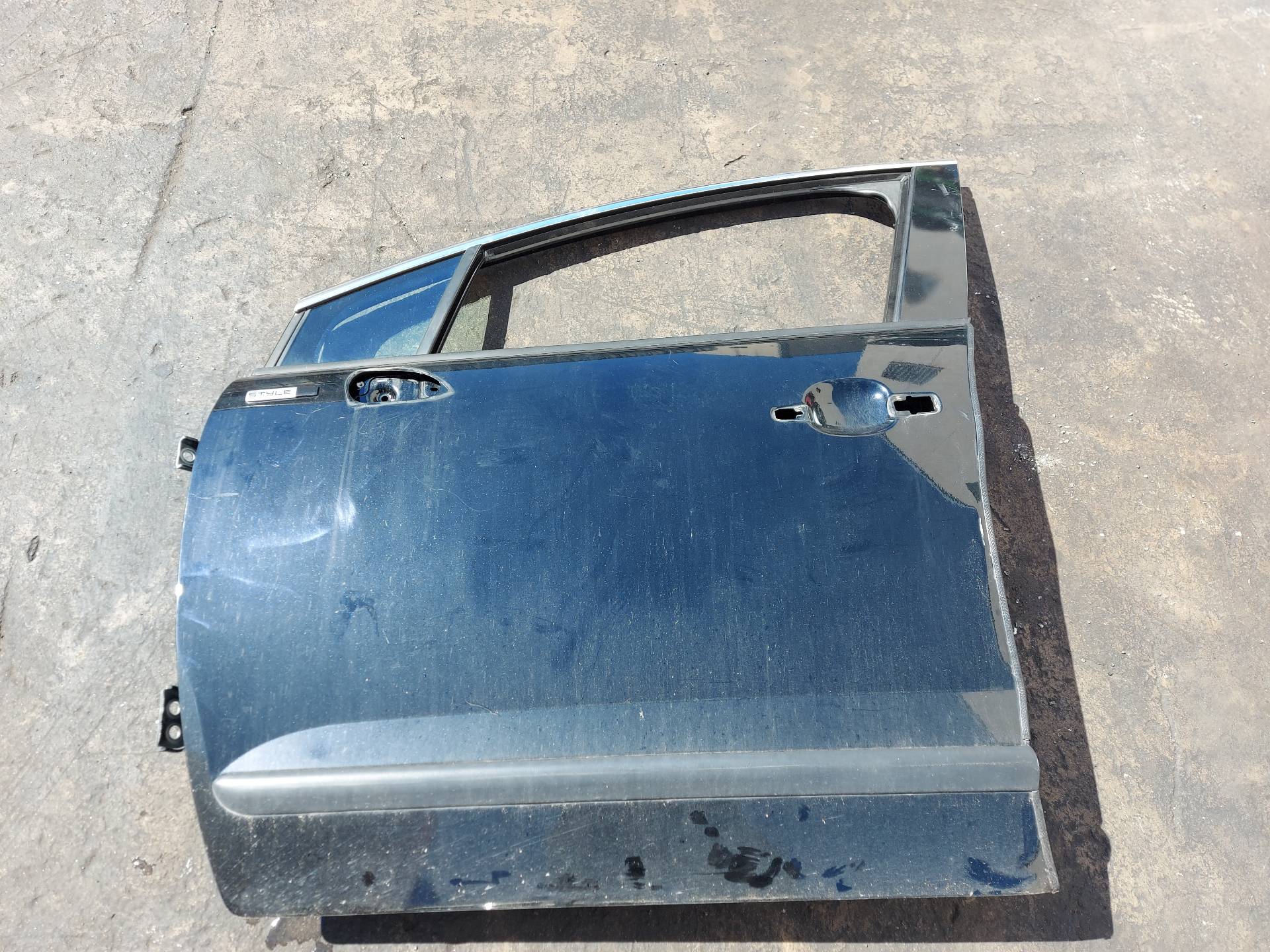 PEUGEOT 3008 2 generation (2017-2023) Front Left Door 25351681