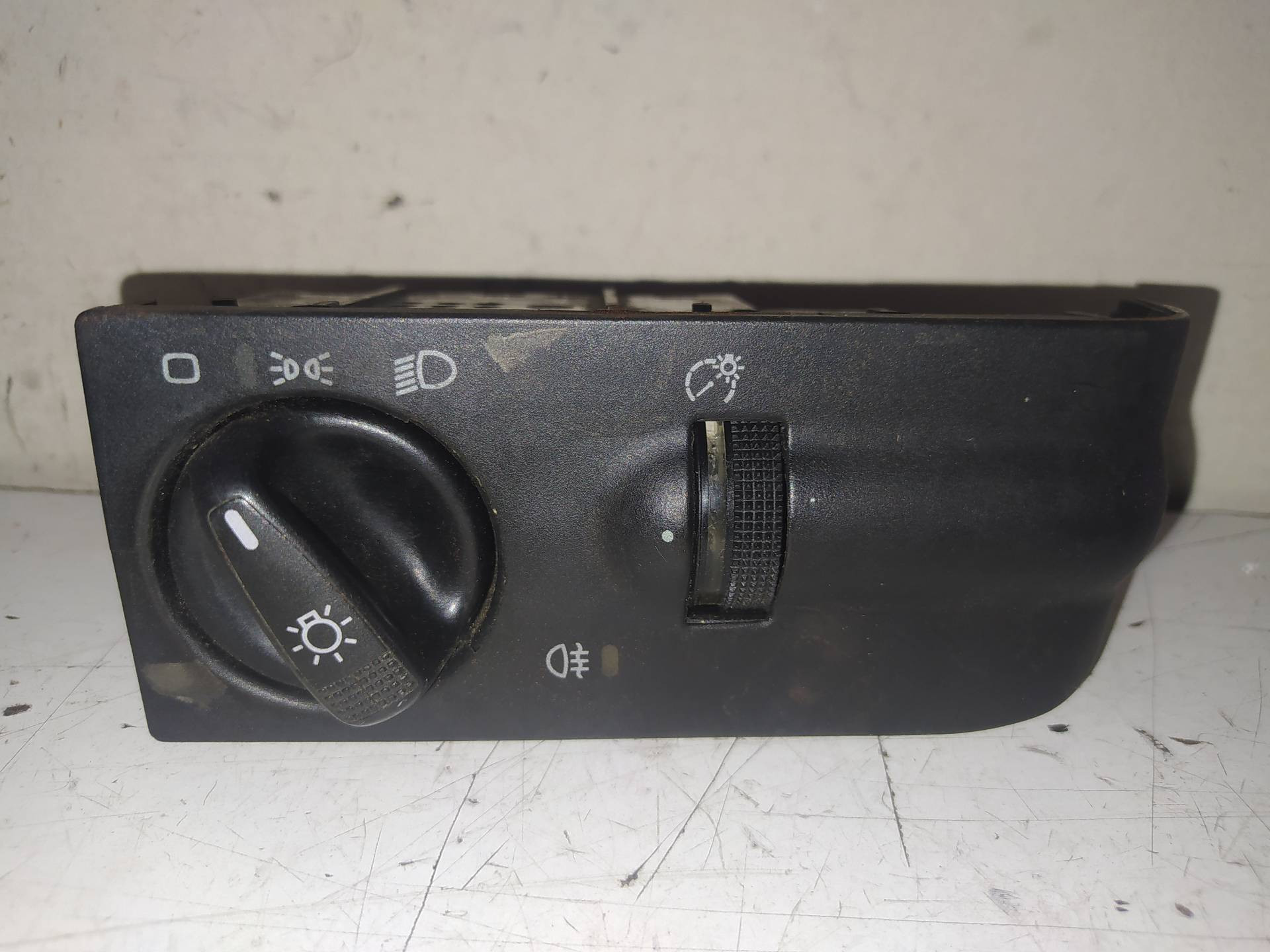 VOLKSWAGEN Golf 3 generation (1991-1998) Headlight Switch Control Unit 1H5941531A 20052610