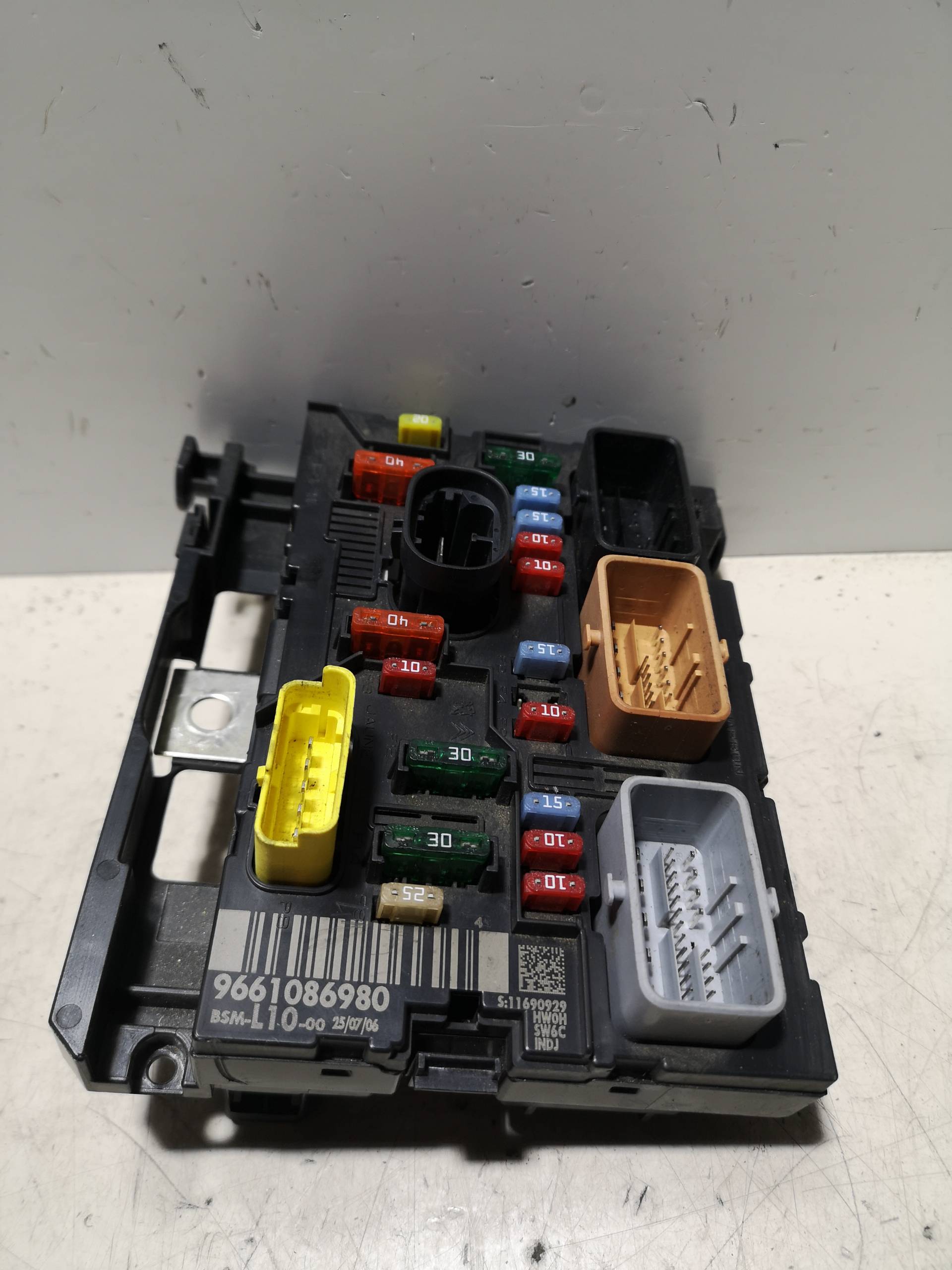 PEUGEOT 207 1 generation (2006-2009) Fuse Box 9661086980 23160931