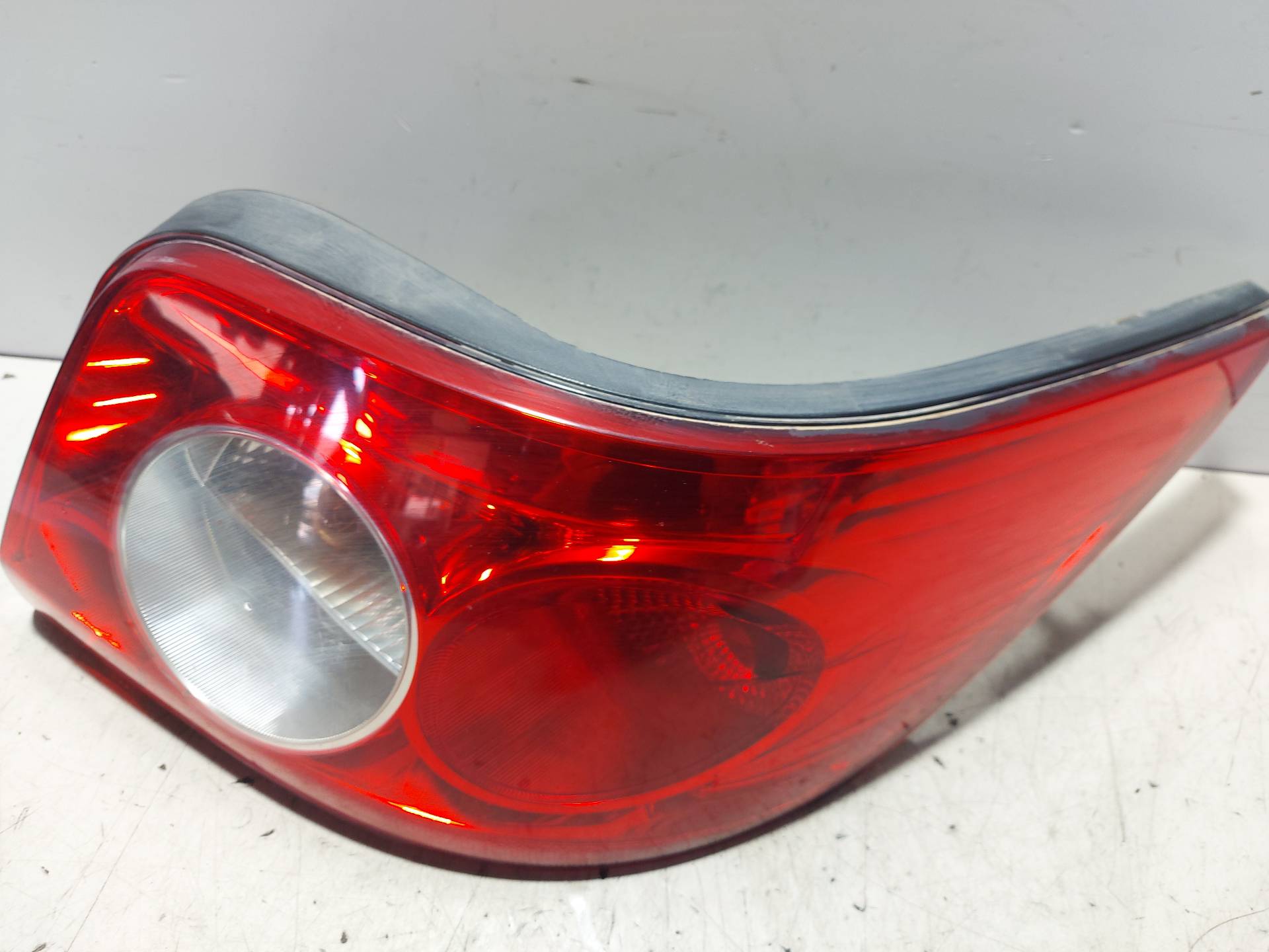 VAUXHALL Rear Right Taillight Lamp 8200142687 25416170