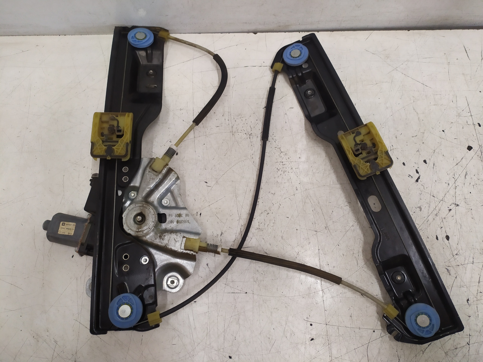 Elevalunas delantero derecho A17DTR 915368103 de Opel Astra j (p10) 2009-2015 - pieza usada