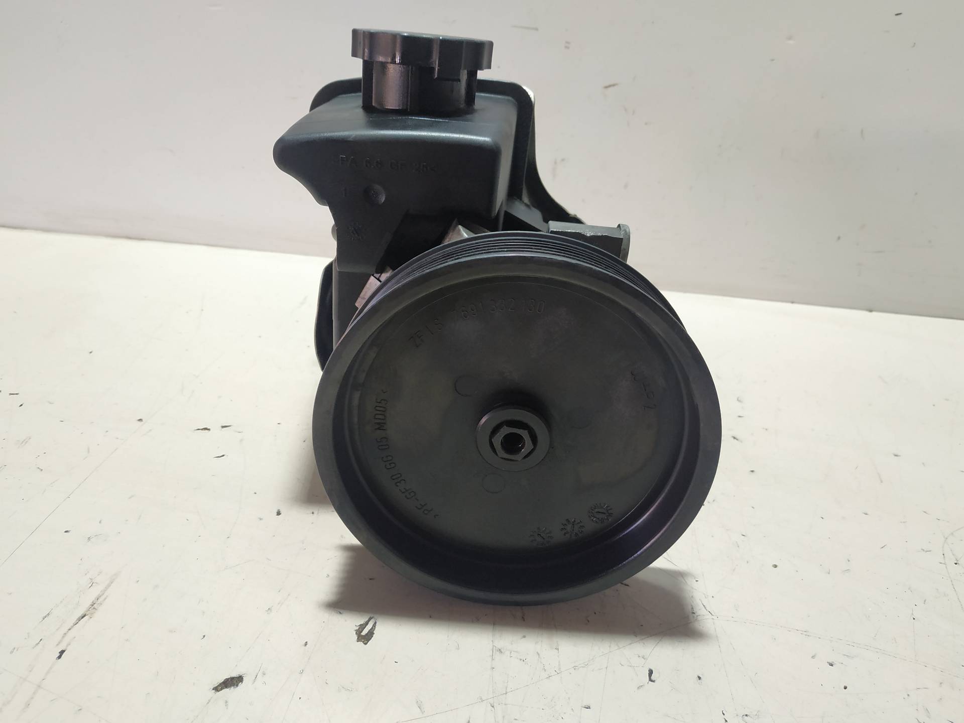 MERCEDES-BENZ C-Class W203/S203/CL203 (2000-2008) Power Steering Pump 0034664001 25038583