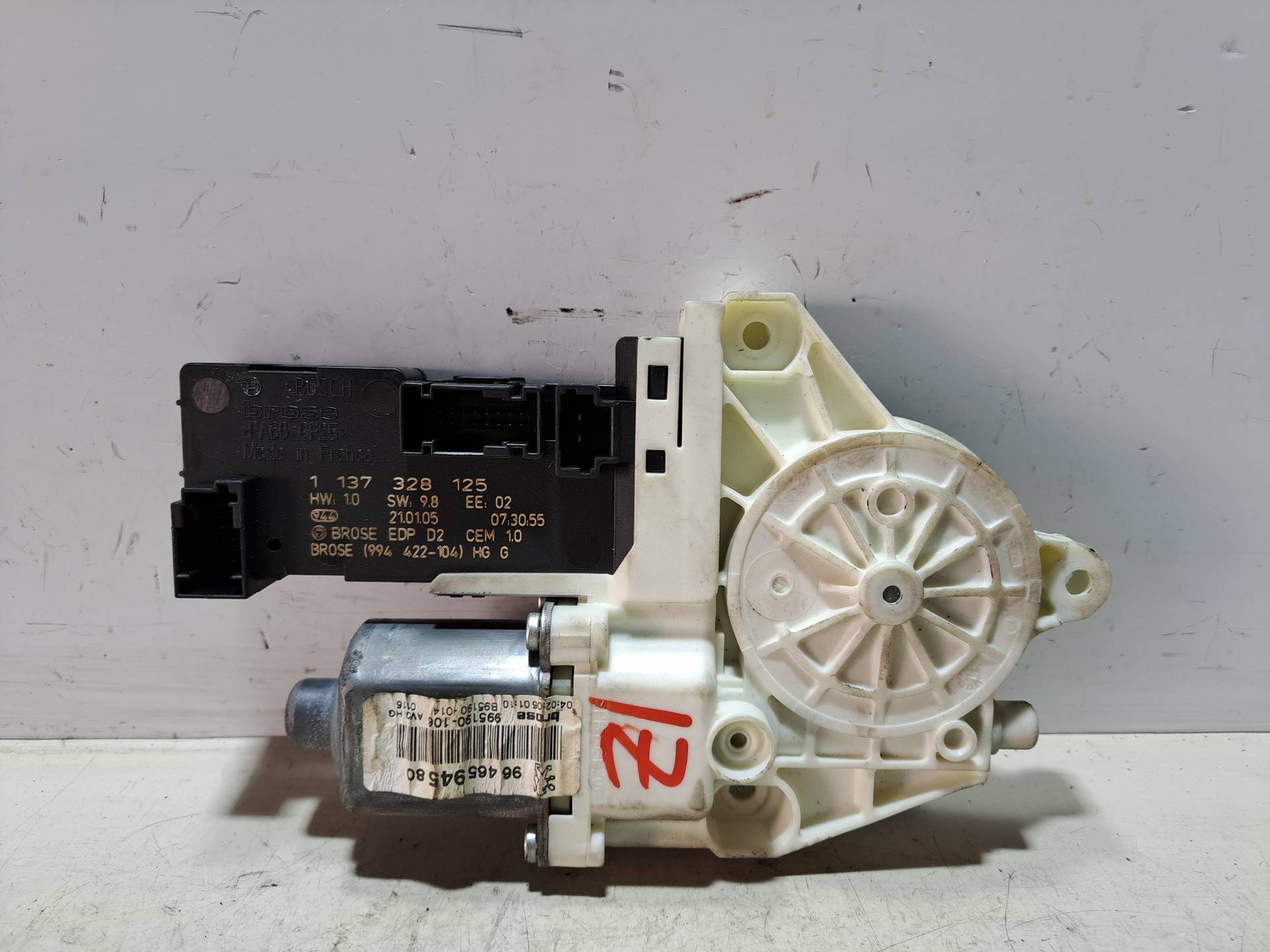 PEUGEOT 407 1 generation (2004-2010) Front Left Door Window Regulator Motor 9646594580, 995190106, 1137328125 25039147