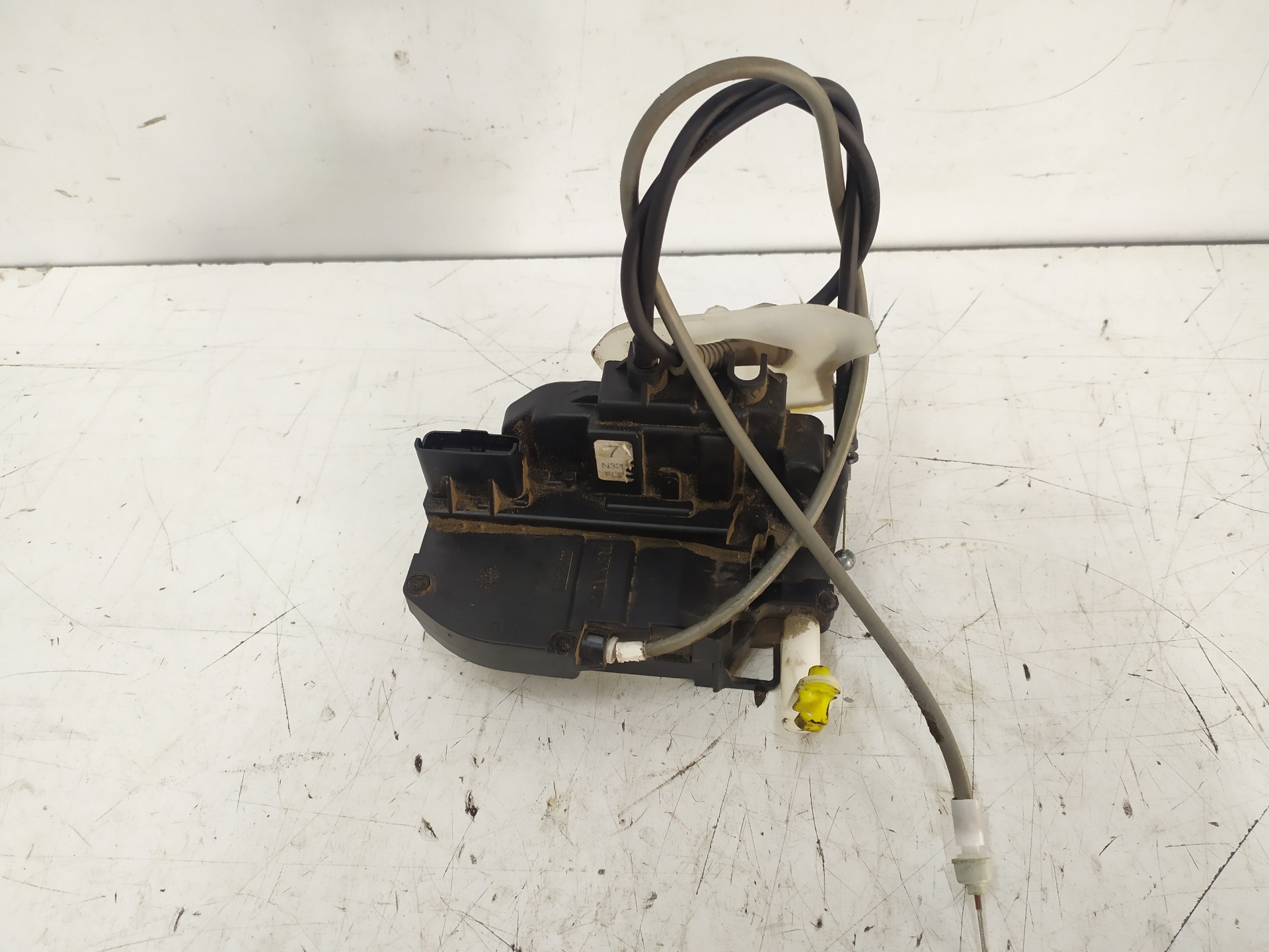 NISSAN Qashqai 1 generation (2007-2014) Front Left Door Lock 25416138