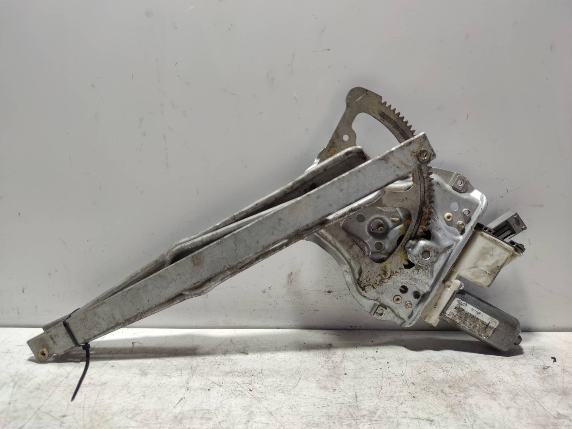 TOYOTA Avensis 3 generation (2009-2020) Стеклоподъемник передней левой двери 6982005050 19957806