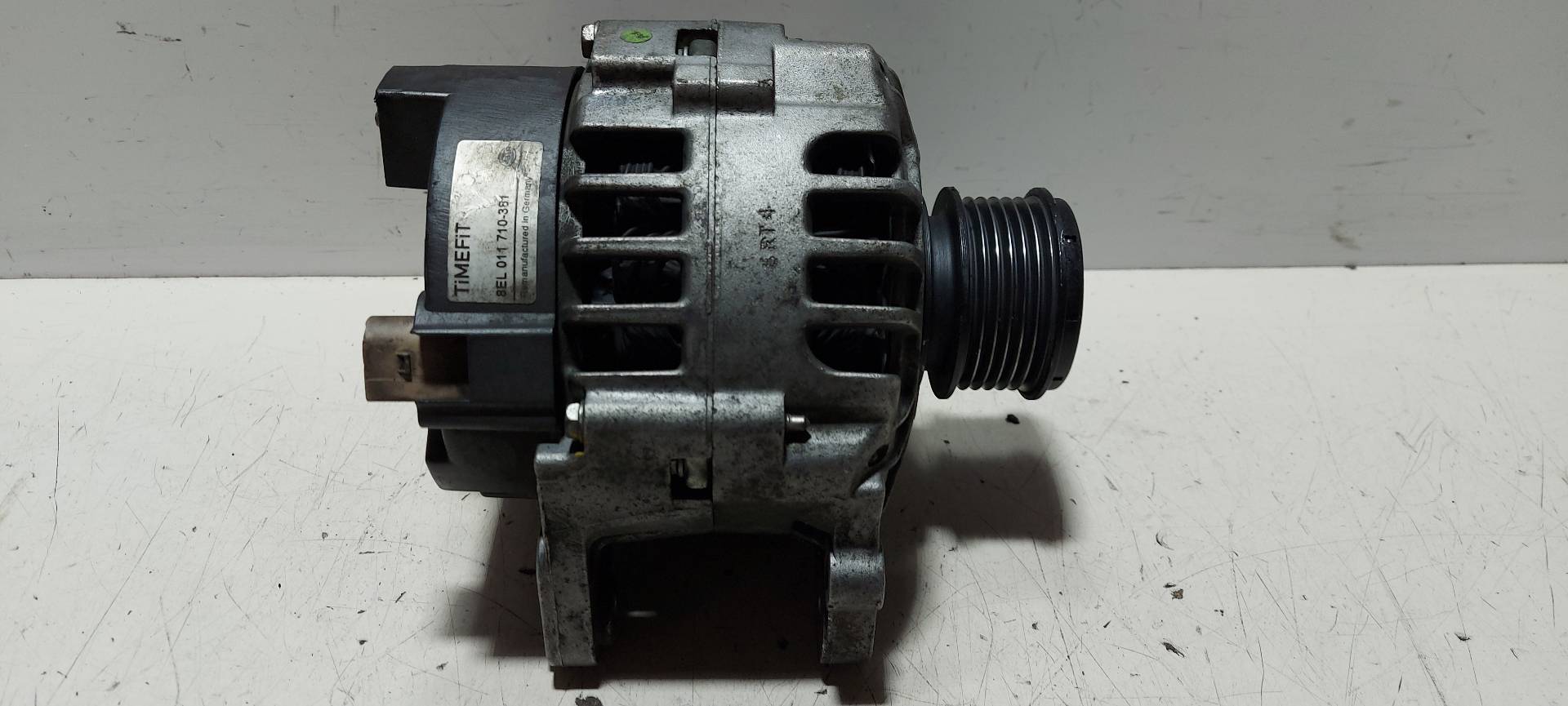 VOLKSWAGEN Golf 4 generation (1997-2006) Ģenerators 8EL011710 24880353