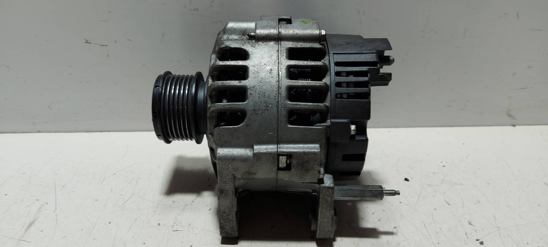 VOLKSWAGEN Golf 4 generation (1997-2006) Ģenerators 8EL011710 24880353