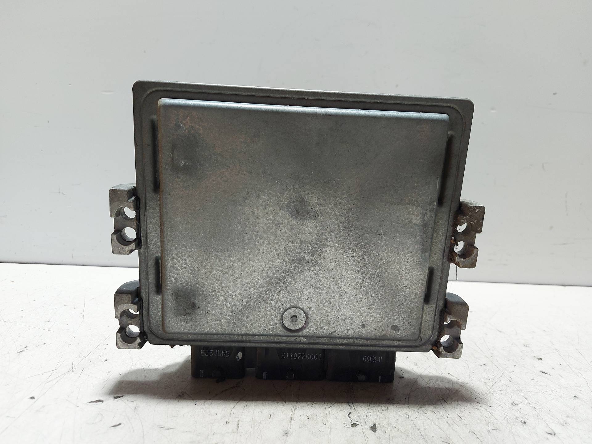 HYUNDAI i10 1 generation (2007-2013) Engine Control Unit ECU 8200542288 25416157