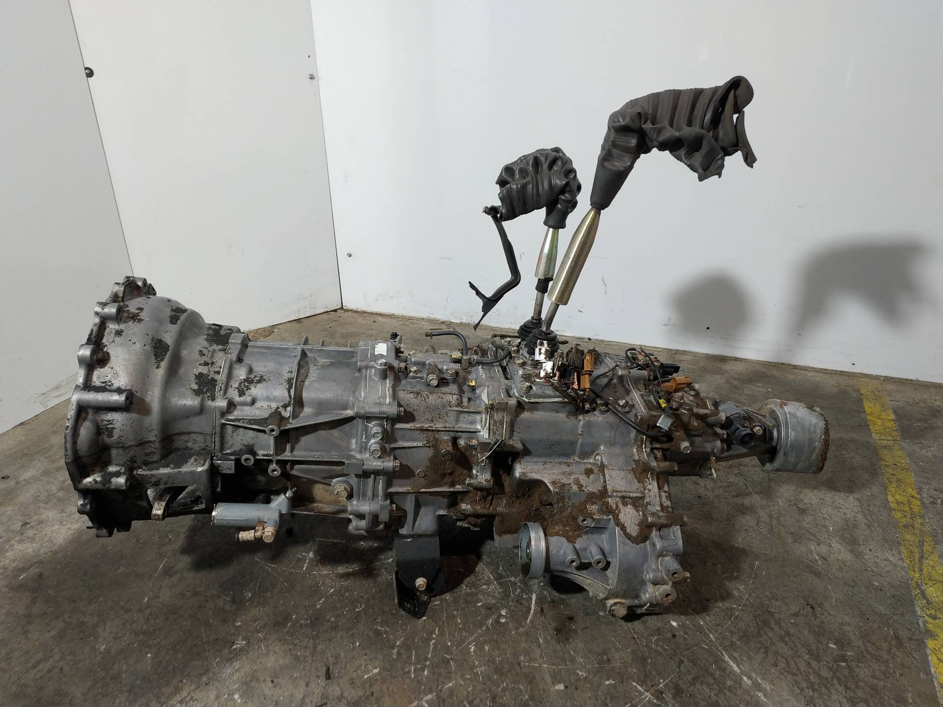 MITSUBISHI Pajero 2 generation (1991-1999) Gearbox V5M31552220 24870987