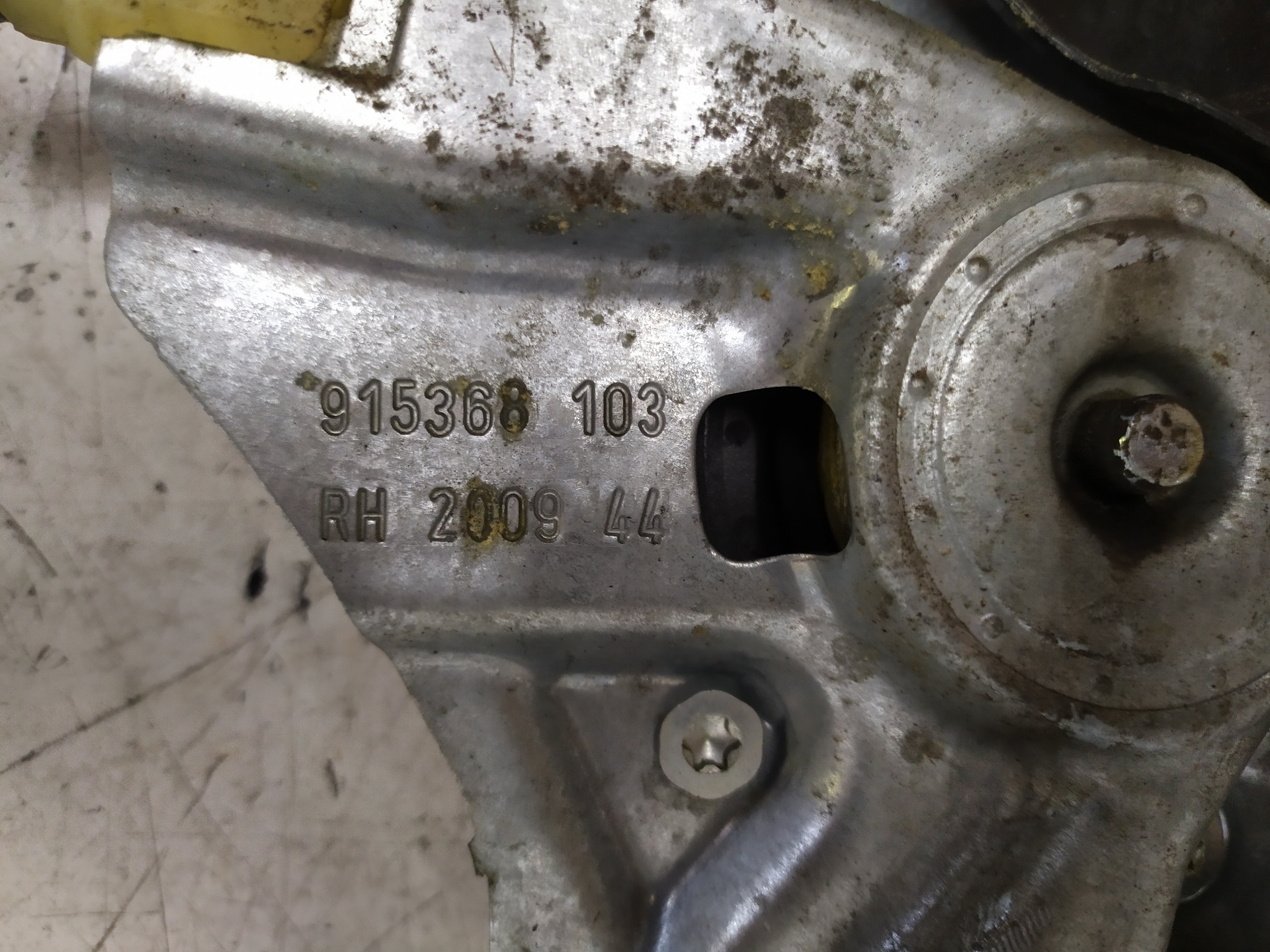 Elevalunas delantero derecho A17DTR 915368103 de Opel Astra j (p10) 2009-2015 - pieza usada
