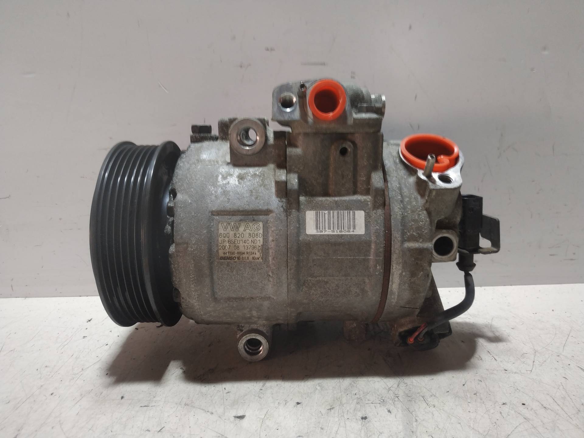 TOYOTA Hасос кондиционера 6Q0820808D 25622427