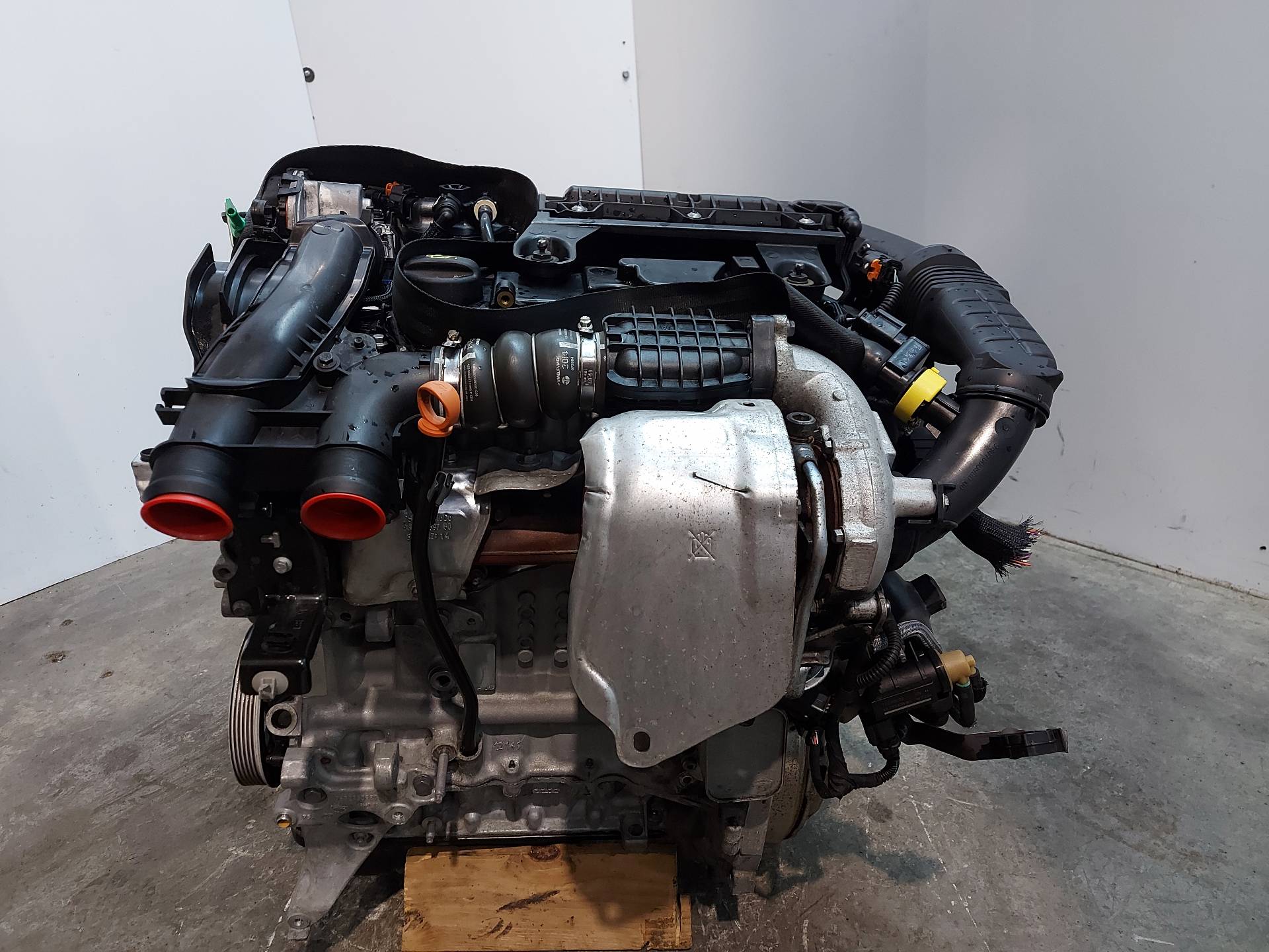 PEUGEOT 3008 2 generation (2017-2023) Engine BH01 25351640