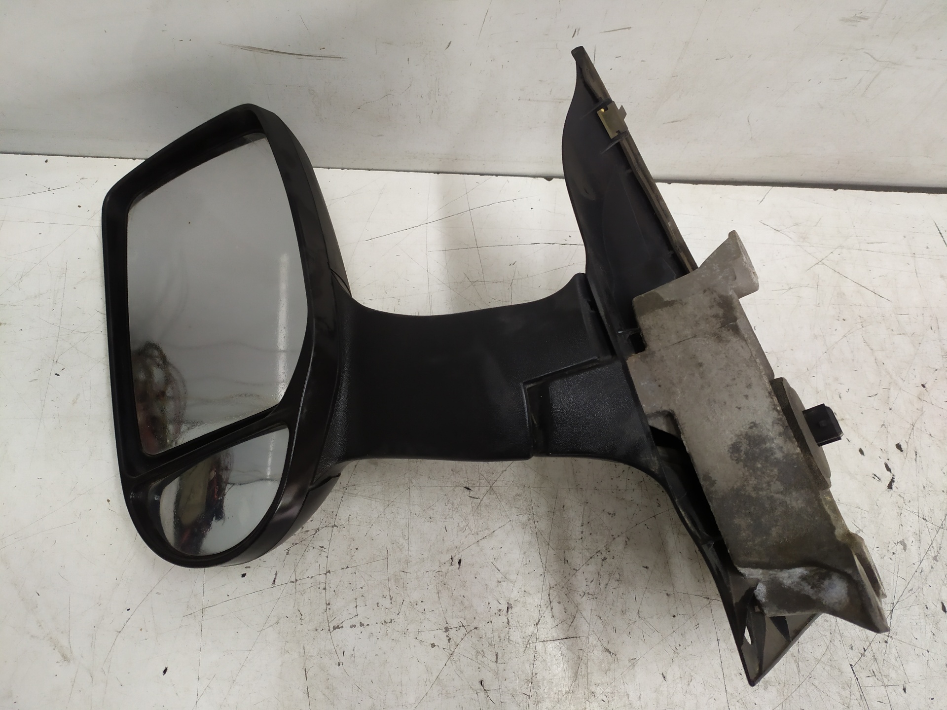 Door mirror left hand H9FA 202211 de Ford Transit autobús (fd_ _, fb_ _, fs_ _, fz_ _, fc_ _) 2000-2006 137 CV
