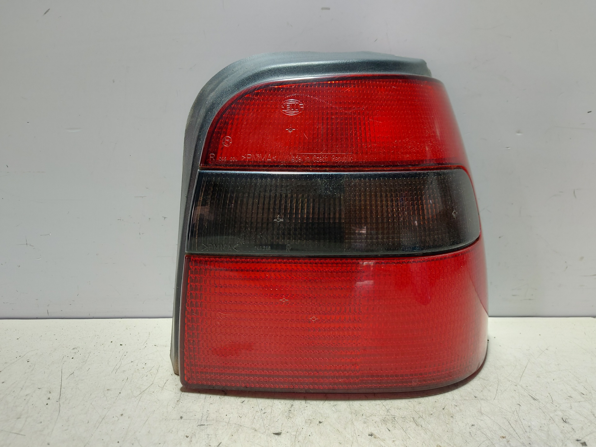 PEUGEOT 605 1 generation (1989-1999) Rear Right Taillight Lamp 25416227