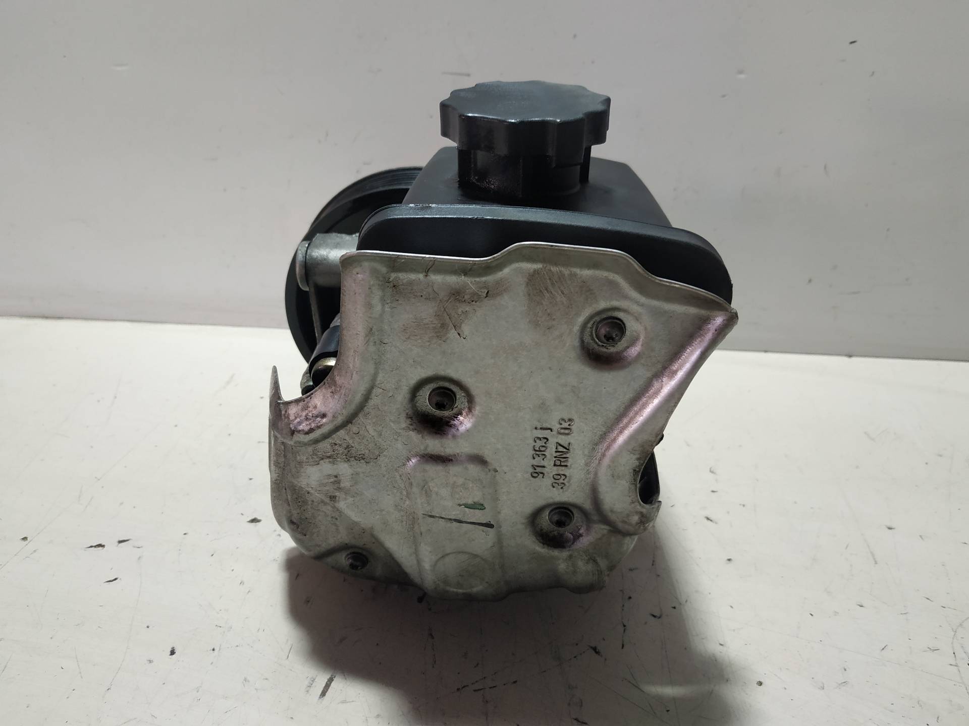 MERCEDES-BENZ C-Class W203/S203/CL203 (2000-2008) Power Steering Pump 0034664001 25038583