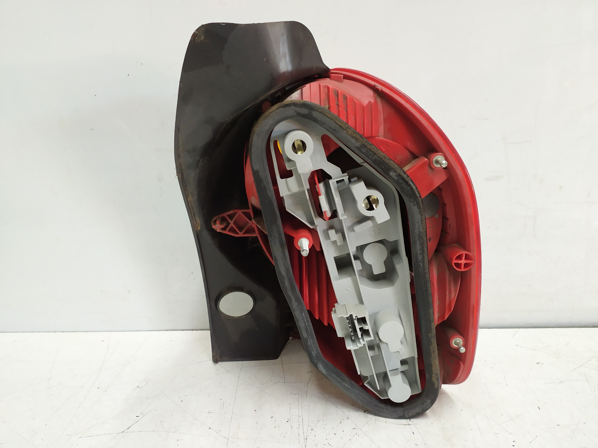 Rear lamp lh K4J770 8200538786 de Renault Modus / grand modus (f/jp0_) 2004-2008 - pieza usada