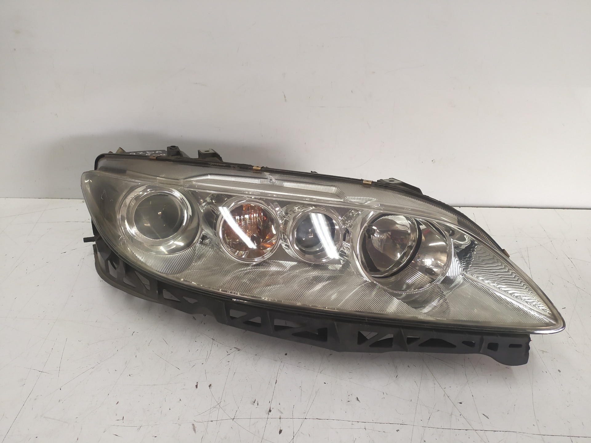 MAZDA 6 GG (2002-2007) Front Right Headlight 25039859