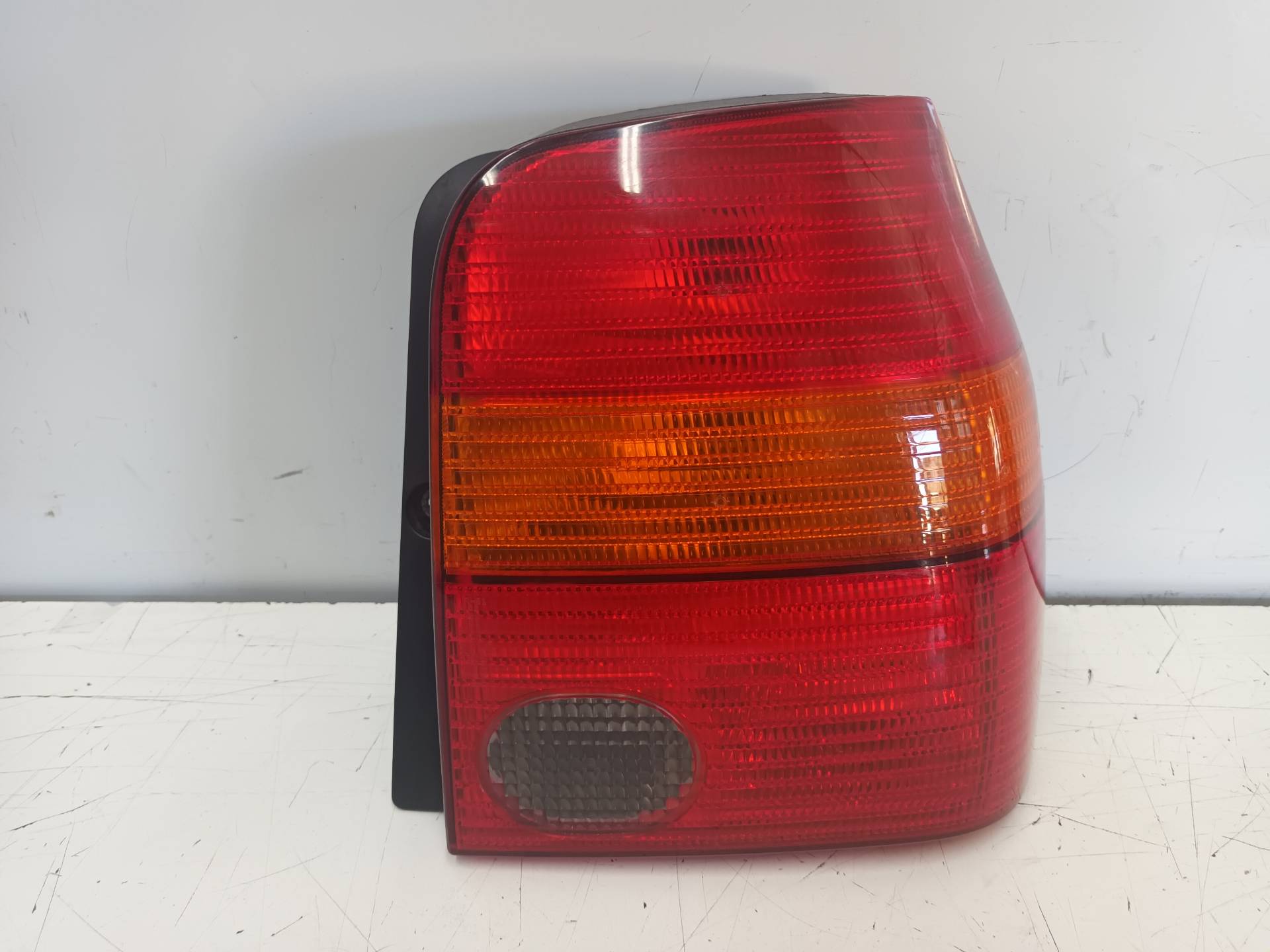 SEAT Arosa 6H (1997-2004) Feu arrière droit 6H0945112H 25039133