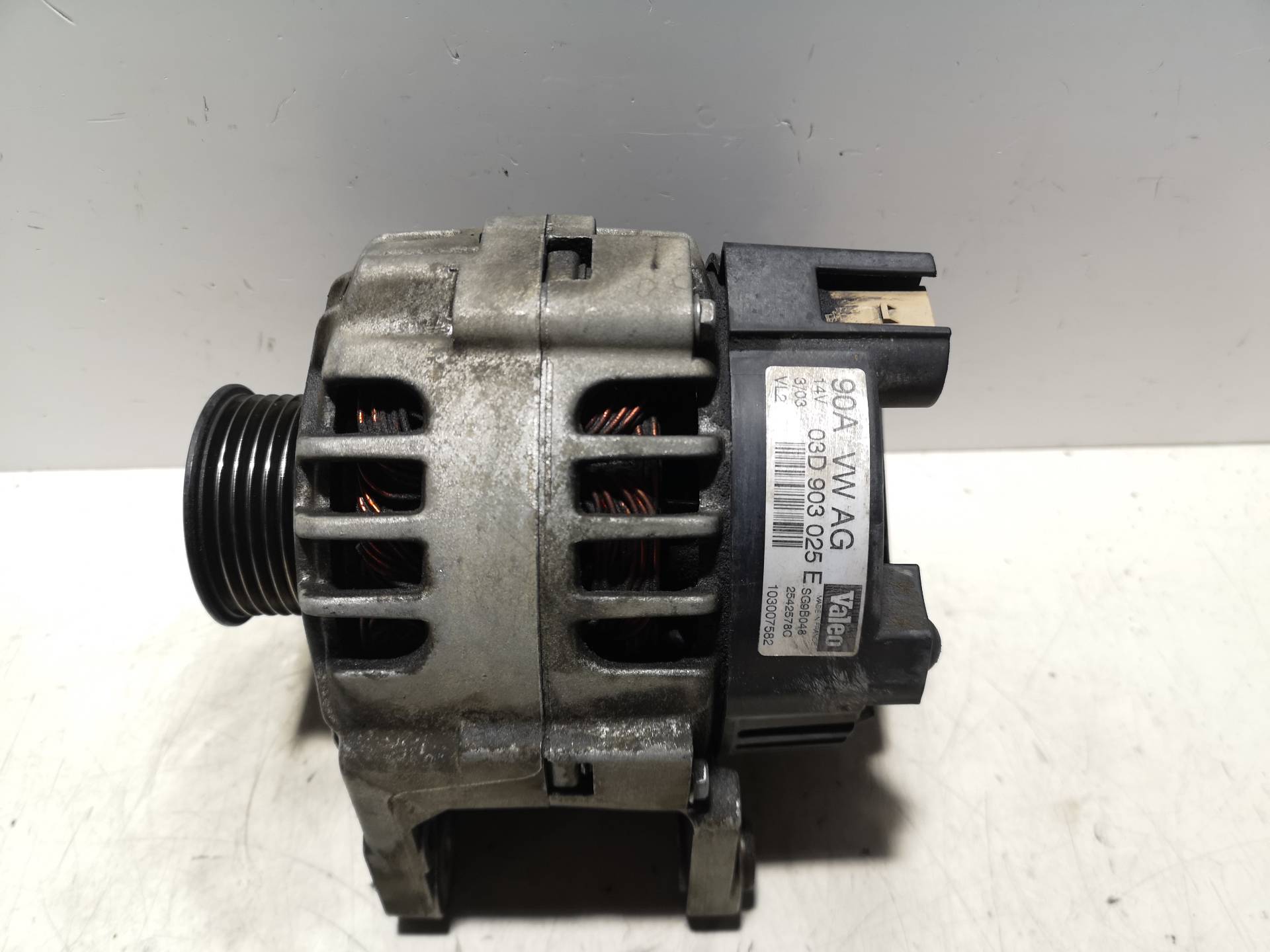 VOLVO Polo 4 generation (2001-2009) Alternator 03D903025E 23160794