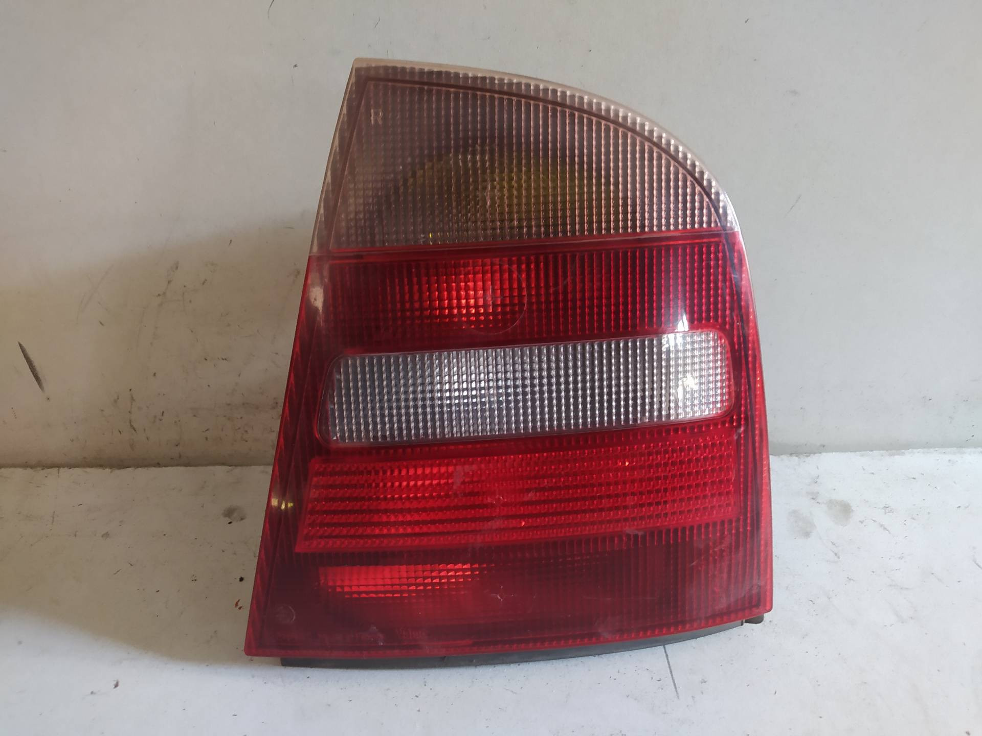 AUDI Octavia 1 generation (1996-2010) Rear Right Taillight Lamp 20047817