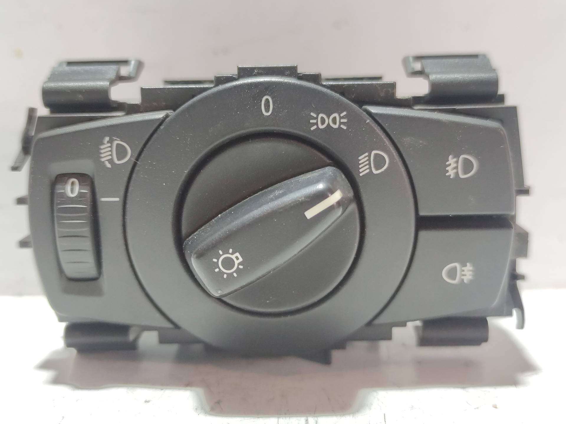 BMW 1 Series E81/E82/E87/E88 (2004-2013) Headlight Switch Control Unit 693279402 22447989