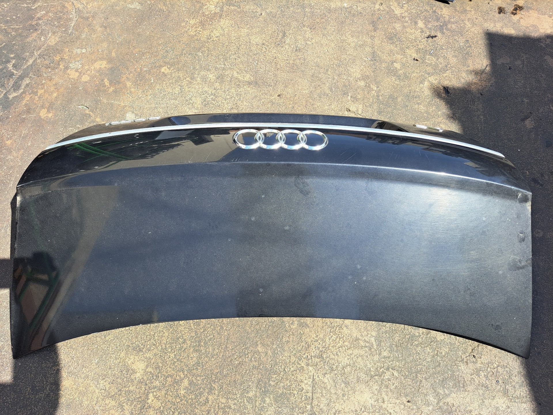 AUDI A6 C6/4F (2004-2011) Крышка багажника 25114812