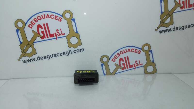 Relé 240107 de Peugeot 406 (8b) 2000-2004 - pieza usada