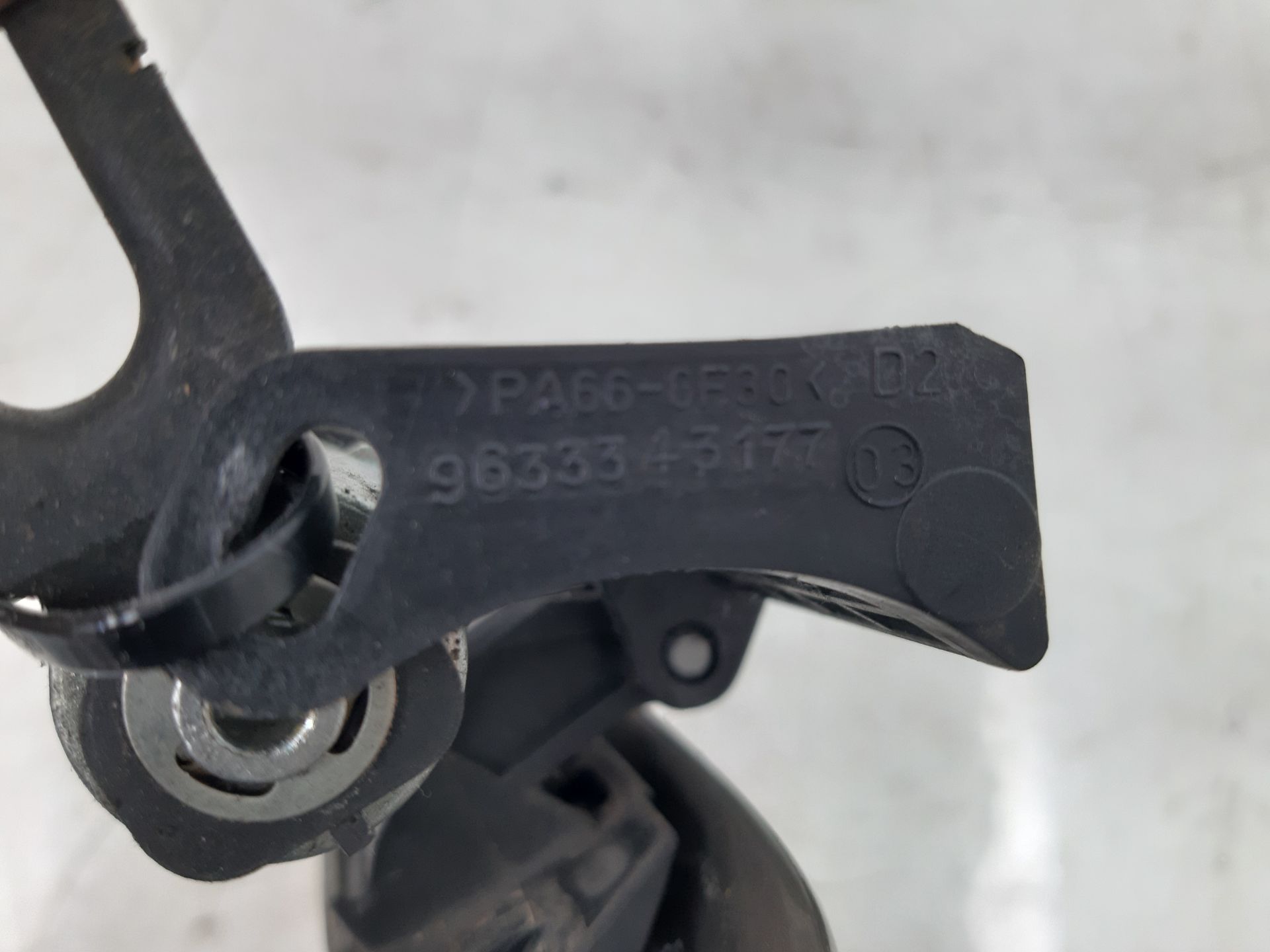 Maneta exterior delantera derecha 9HZ9H01D 9633343177 de Citroen Xsara 2004-2005 - pieza usada