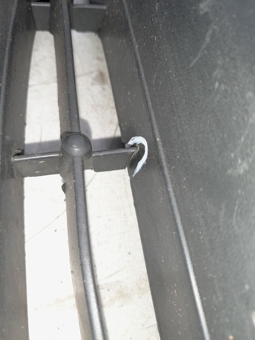 Rejilla paragolpes central WJZ 8A6117B968A de Ford Fiesta vi (cb1, ccn) 2008-2012 con 222921 km - pieza usada