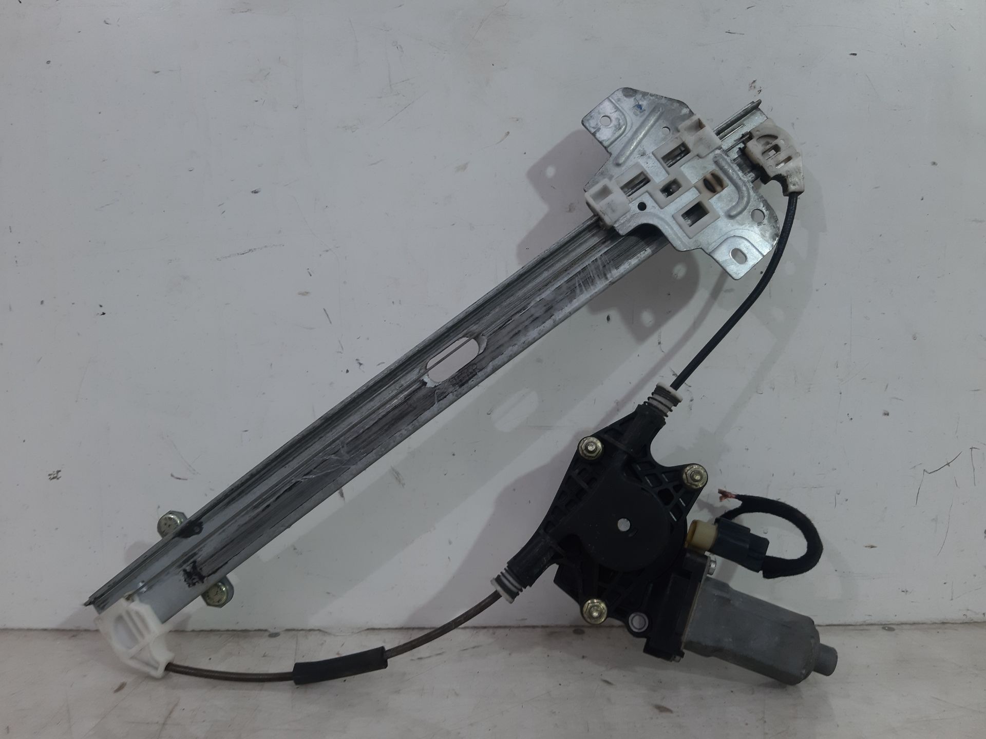 Elevalunas trasero izquierdo D4FA de Hyundai Accent iii (mc) 2005-2010 - pieza usada