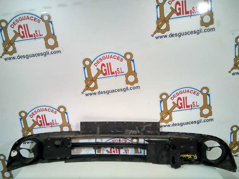 Rejilla paragolpes delantero 8200037801 de Renault Kangoo 2001-2002 - pieza usada