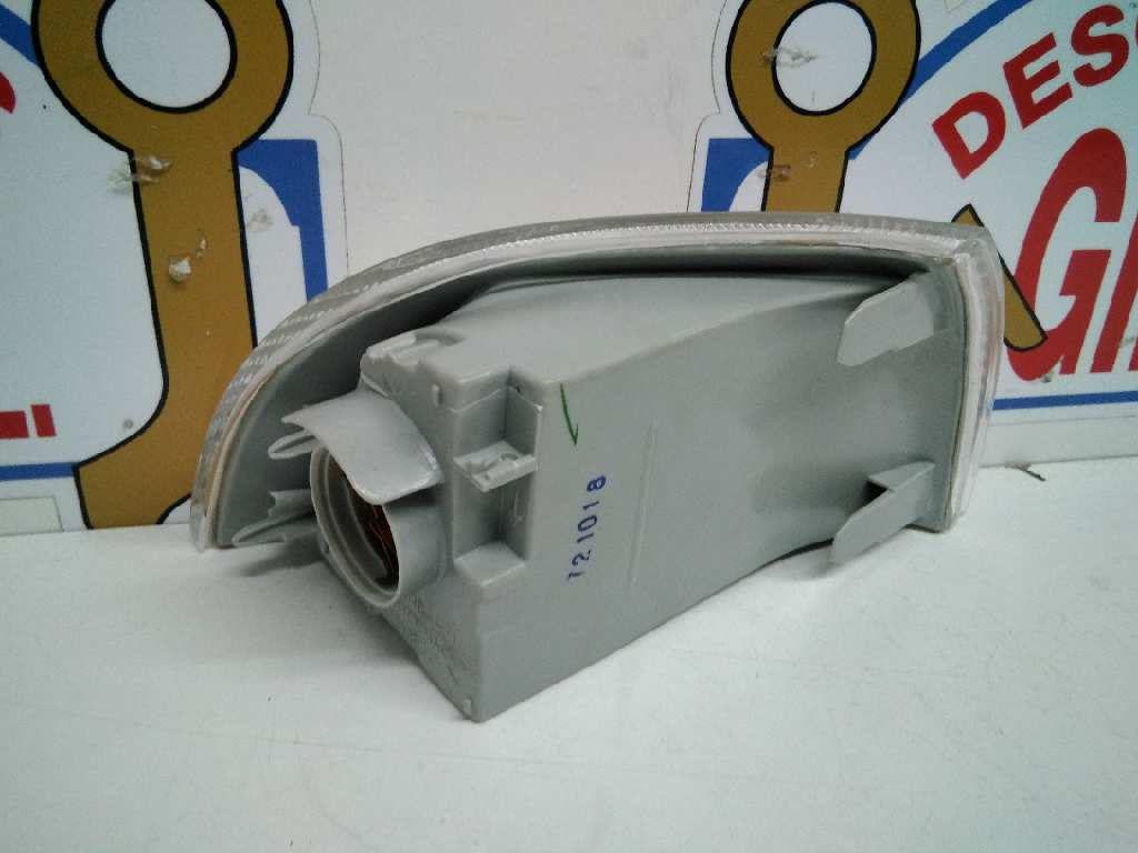 Piloto delantero izquierdo BLANCO de Fiat Punto (176_) 1994-1999 - pieza usada