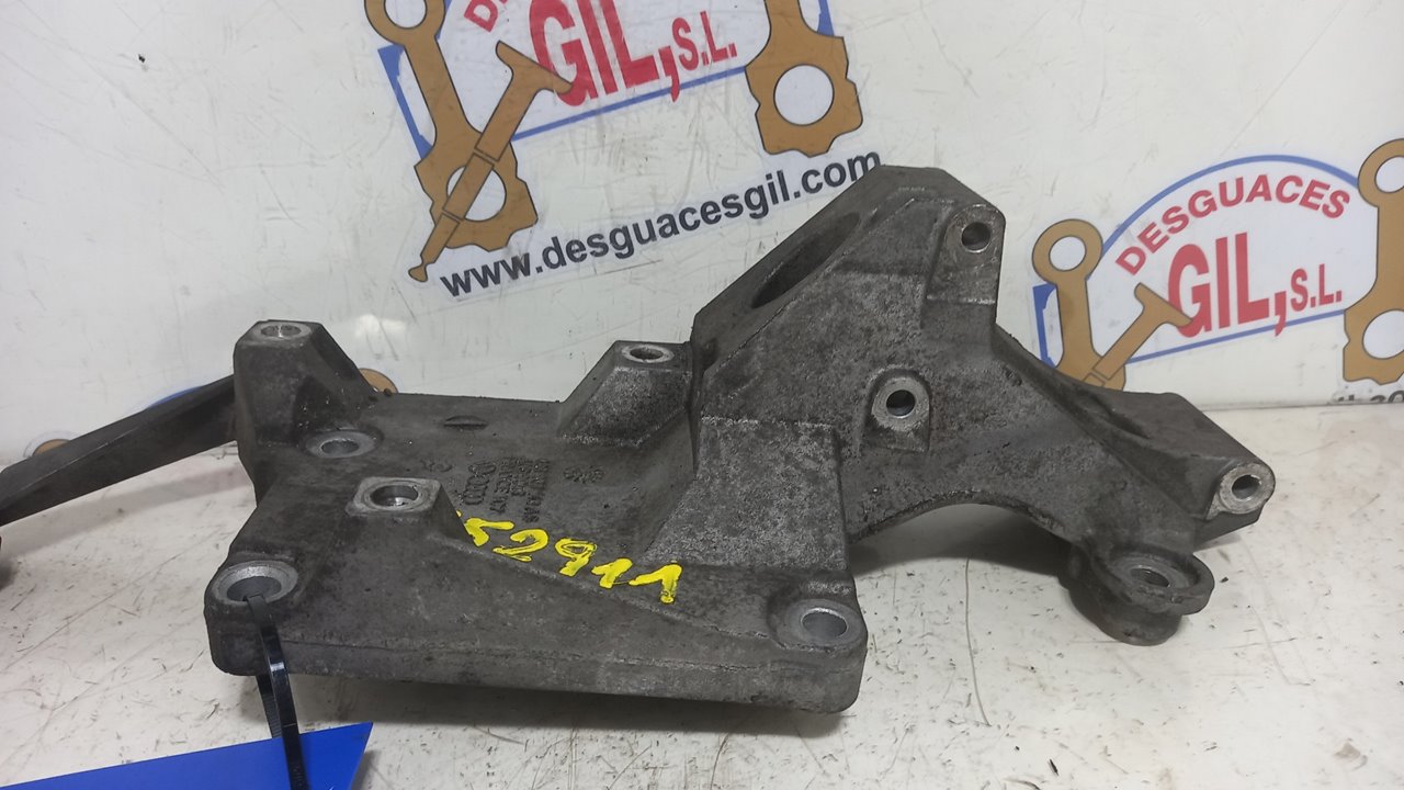 Soporte alternador BLS 038903143AG de Seat Ibiza iv (6j5, 6p1) 2008-2010 - pieza usada
