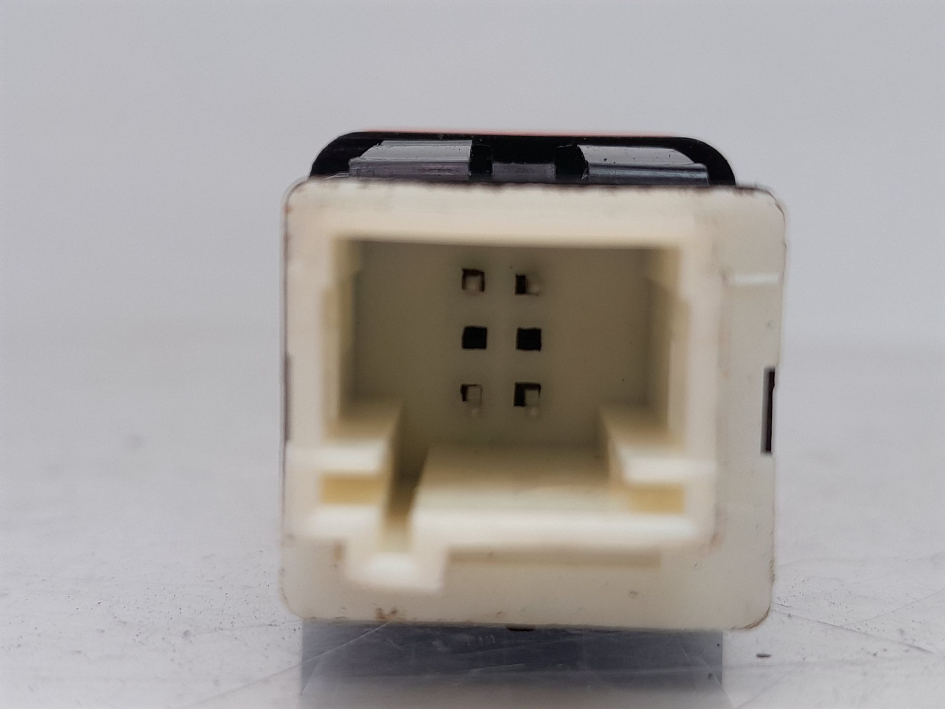 Interruptor HN05 9710618277 de Peugeot 5008 2020-2023 - pieza usada