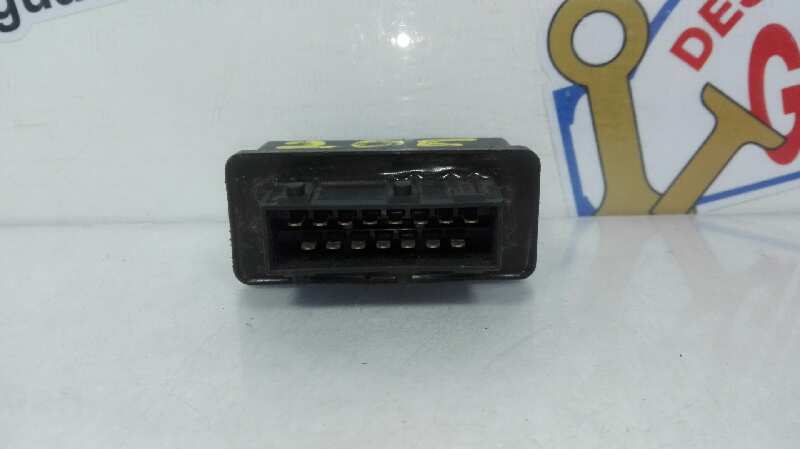 Relé 240107 de Peugeot 206 hatchback (2a/c) 1998-2002