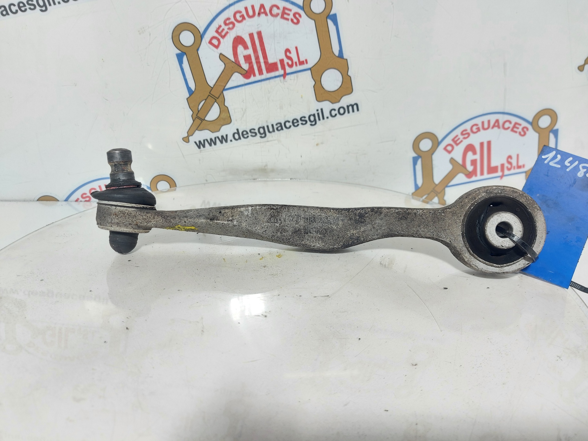 Brazo de la suspensión inferior trasero derecho AVF de Audi A4 b6 (8e2) 2000-2004 con 189052 km - pieza usada