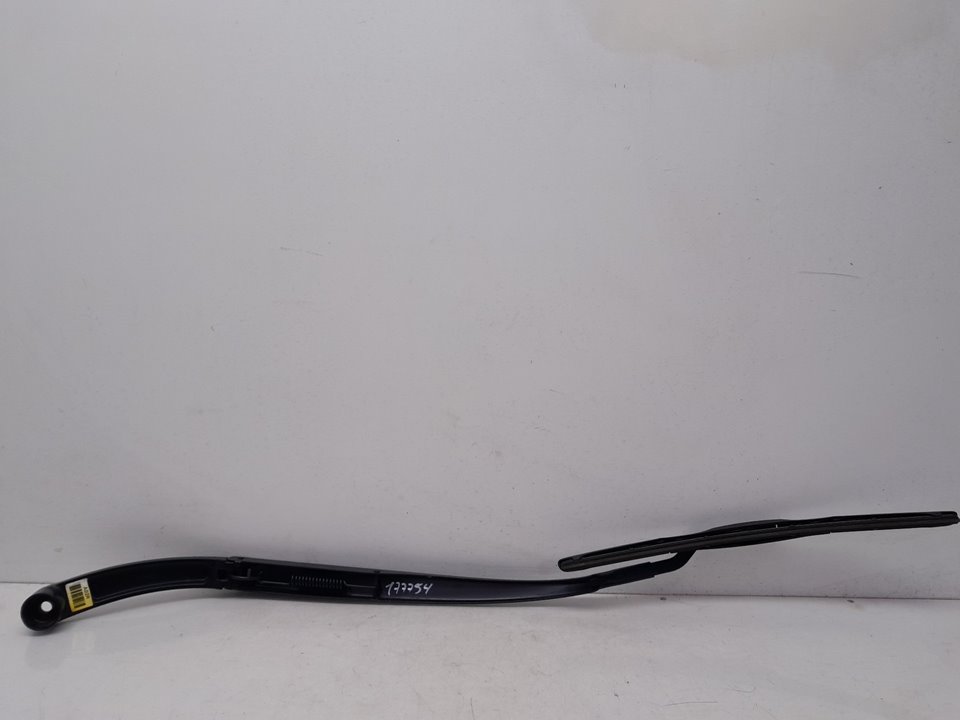 Brazo del limpia delantero derecho G4LELU481548 de Hyundai Kona 2019-2020 - pieza usada