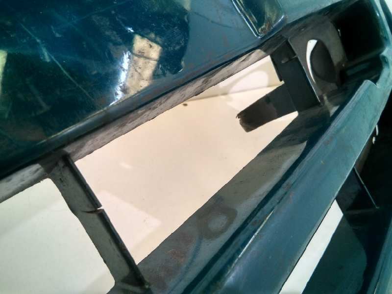 Rejilla paragolpes delantero 8200037801 de Renault Kangoo 2001-2002 - pieza usada