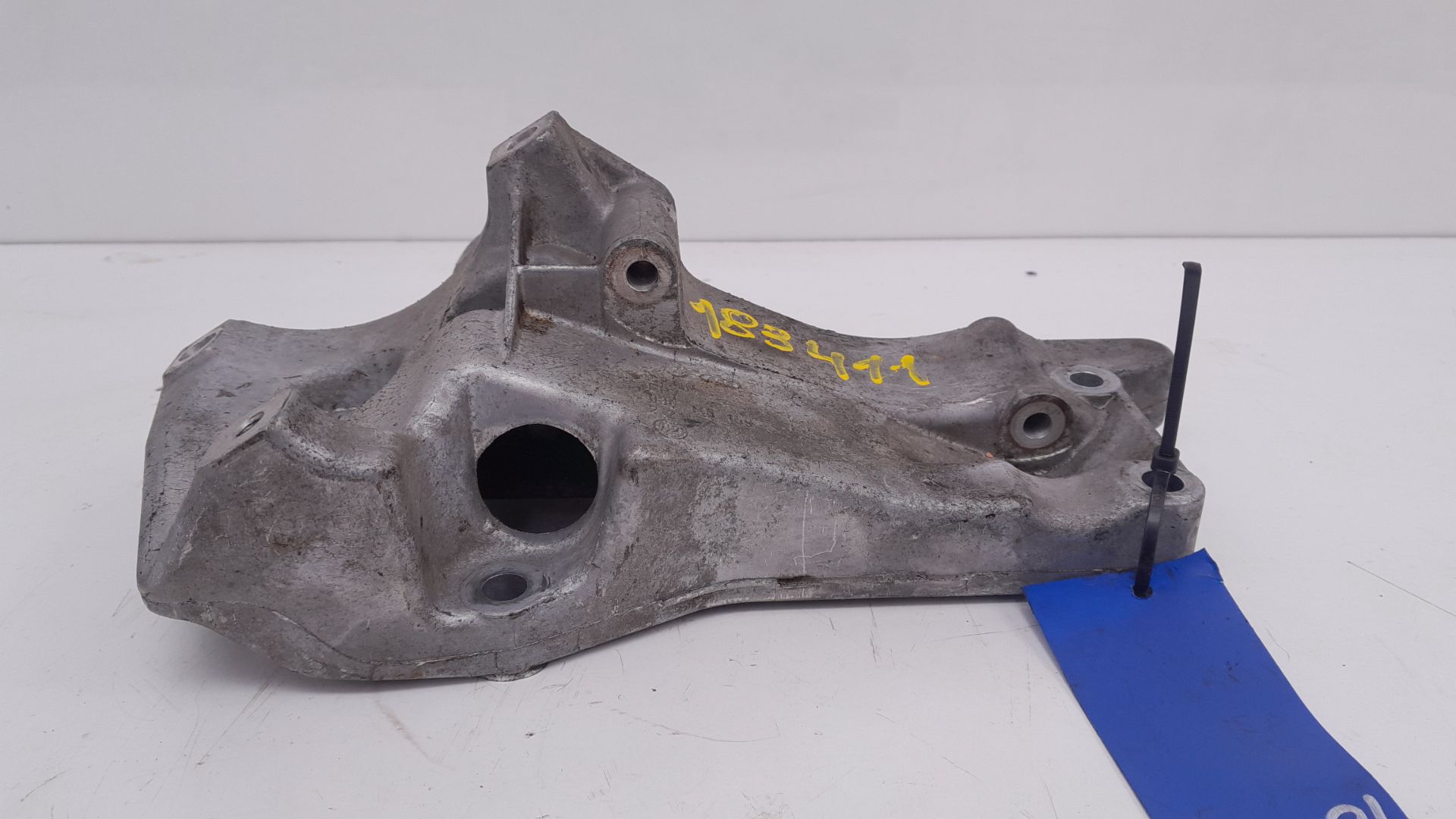 Soporte alternador 036145169 de Seat Ibiza 2002-2004 - pieza usada