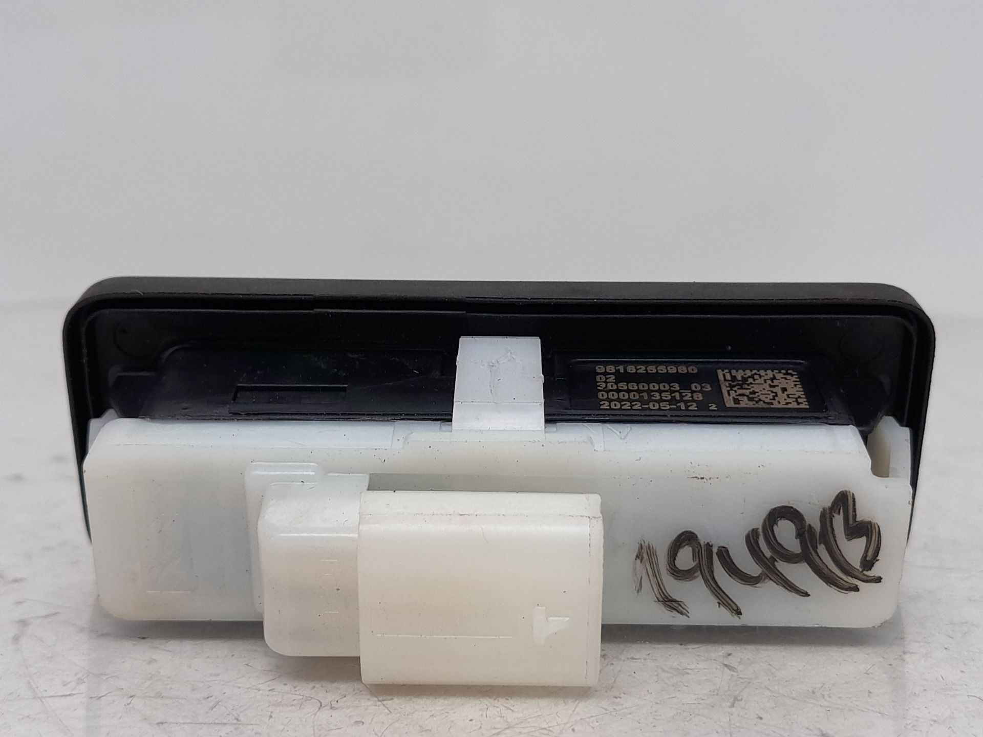 Maneta exterior porton HN05 9816255980 de Peugeot 5008 2020-2023 - pieza usada