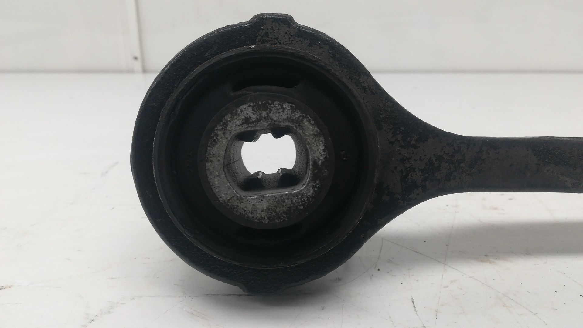 Brazo suspension delantero derecho 642982 TRC091060 de Chrysler 300 c 2005-2011 - pieza usada