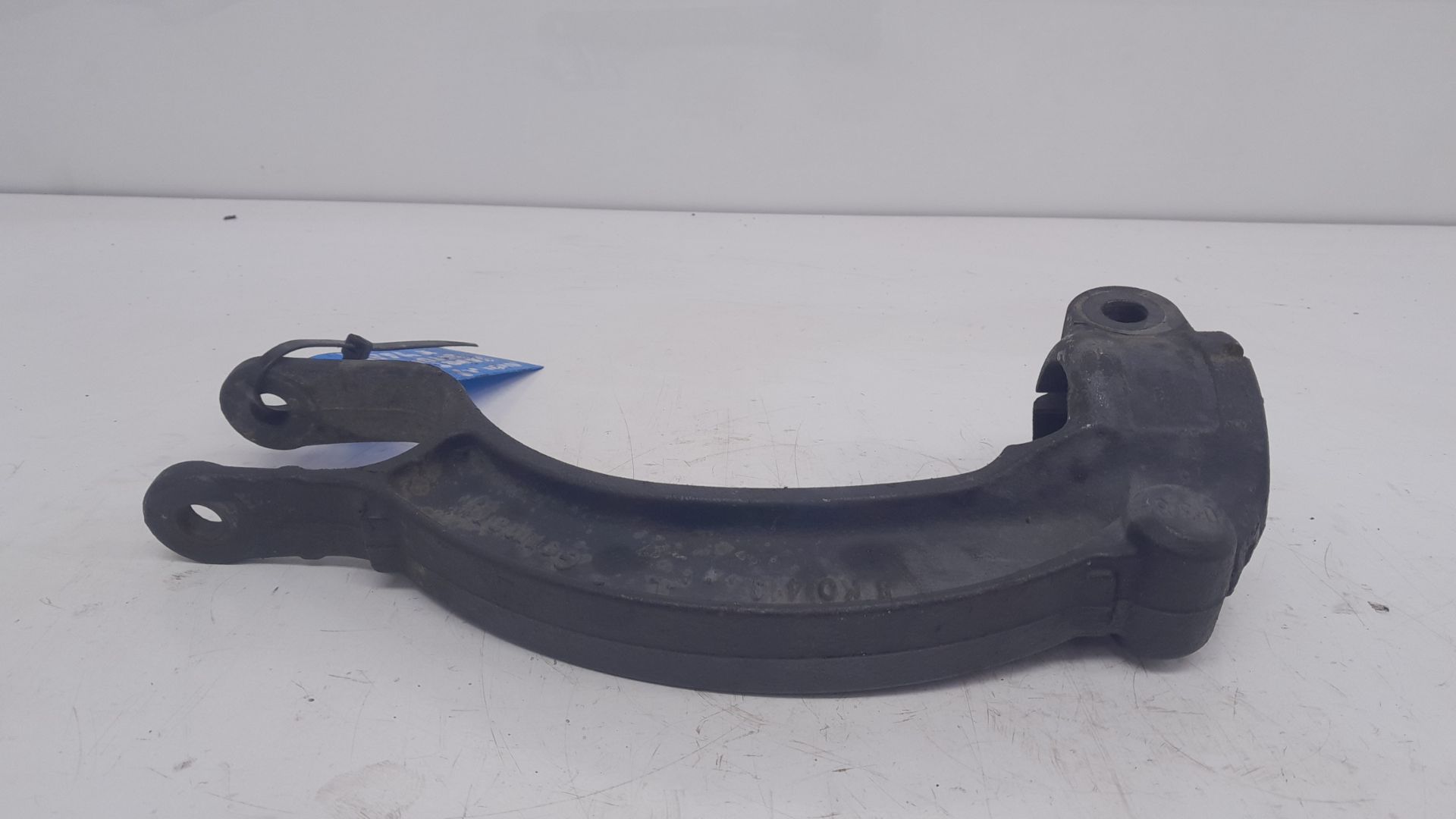Soporte brazo suspensión delantero derecho CSUA 8K0413L de Audi A5 2013-2016 - pieza usada