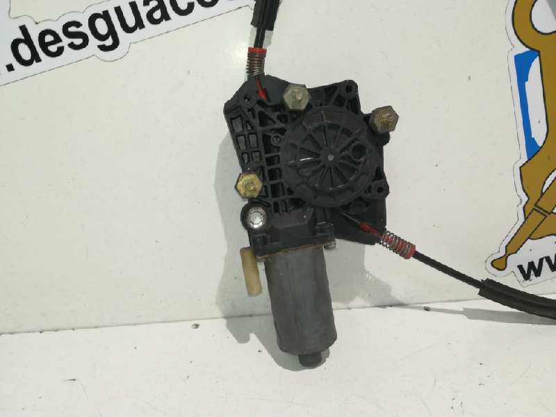 Motor elevalunas delantero derecho 0130821683 de Ford Fiesta iv (ja_, jb_) 1995-2002 - pieza usada